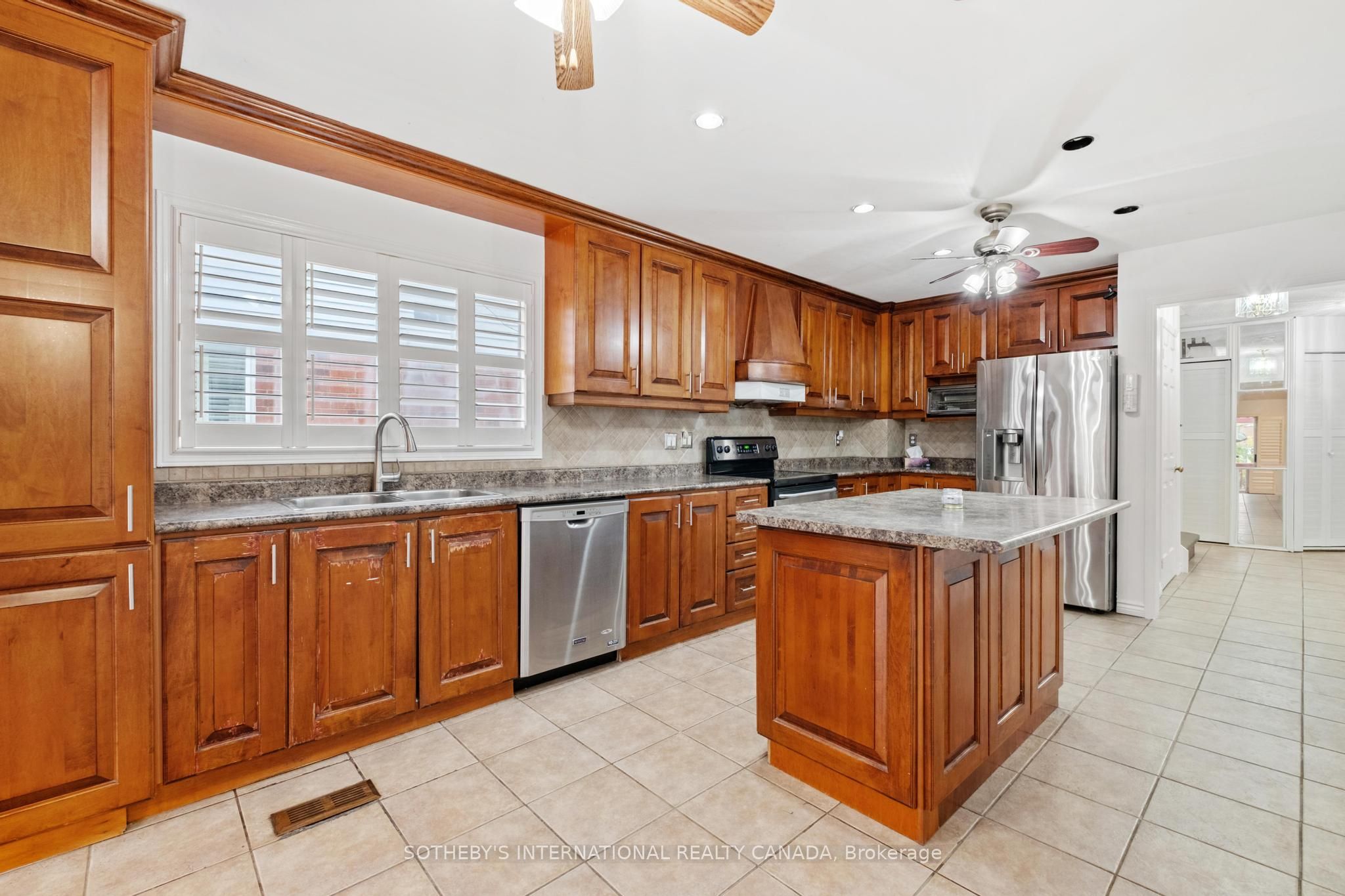 3631 Cherrington Cres Property Photo 11