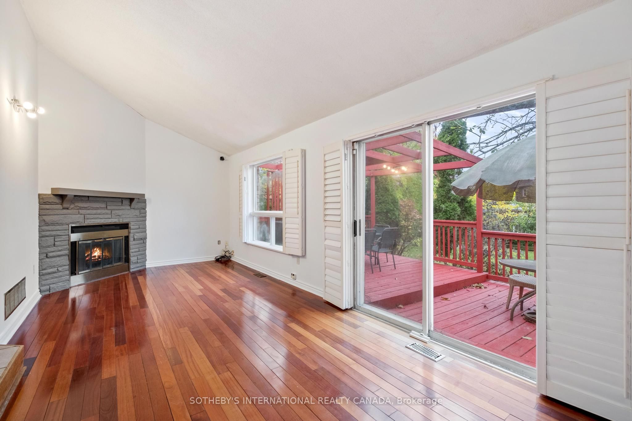 3631 Cherrington Cres Property Photo 12