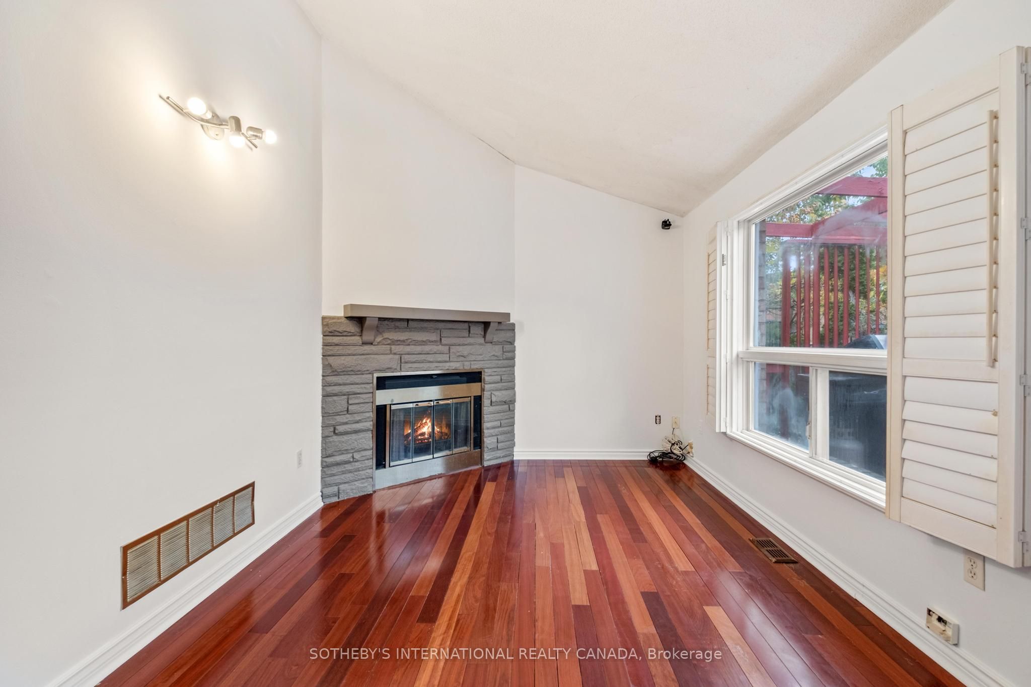 3631 Cherrington Cres Property Photo 14