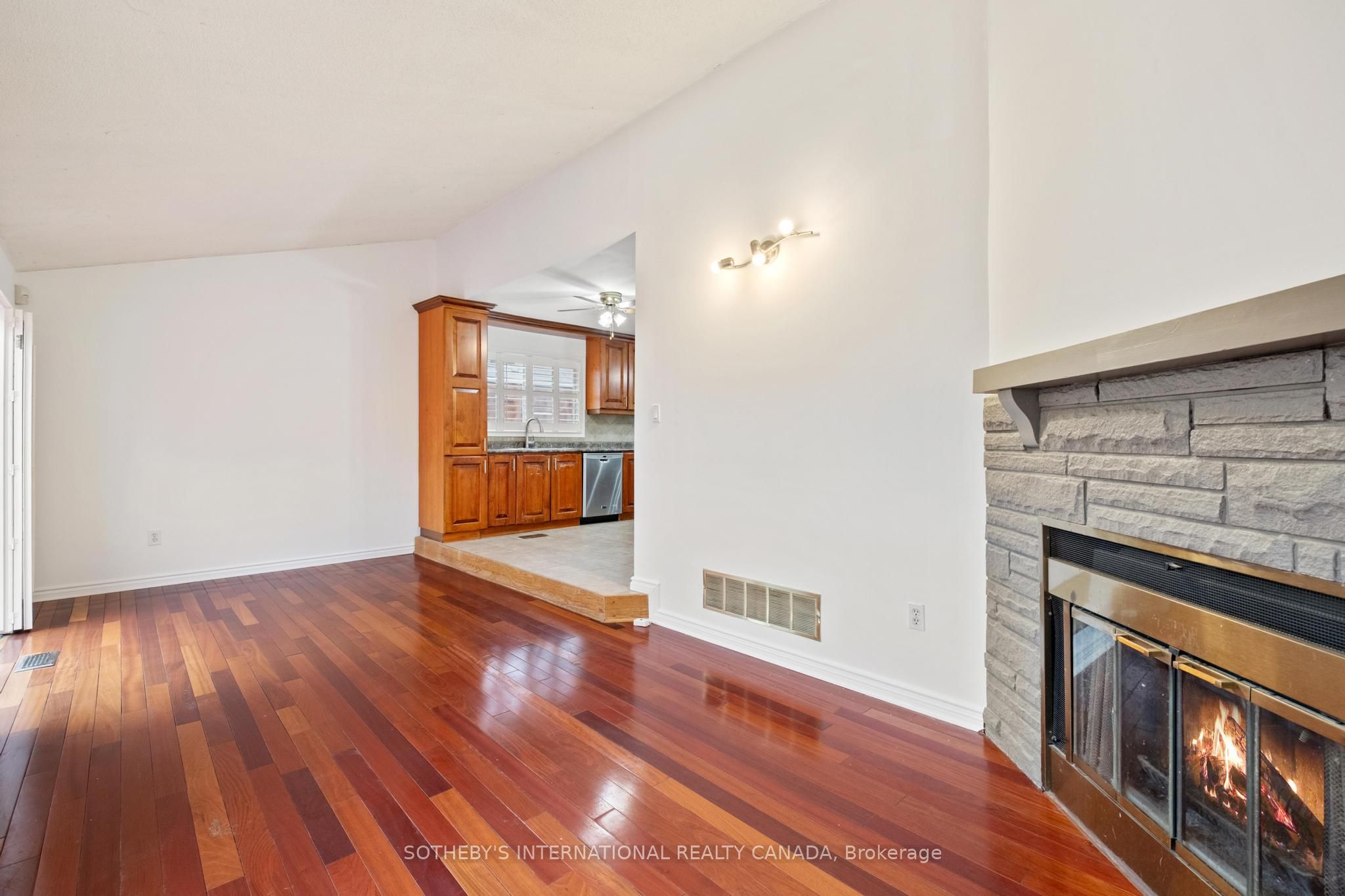 3631 Cherrington Cres Property Photo 15