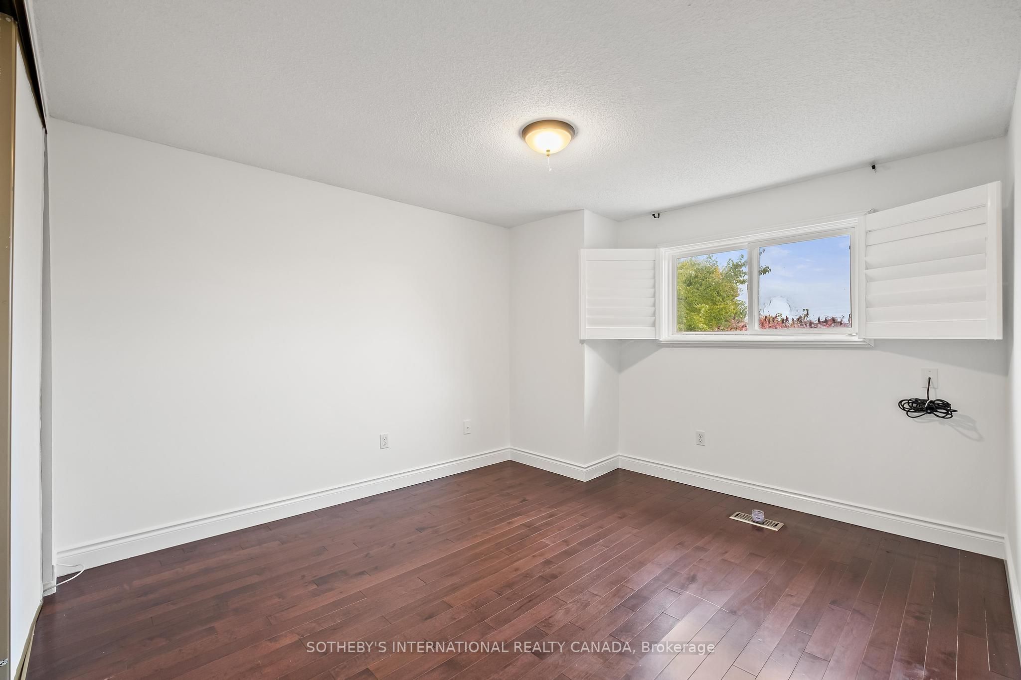 3631 Cherrington Cres Property Photo 24