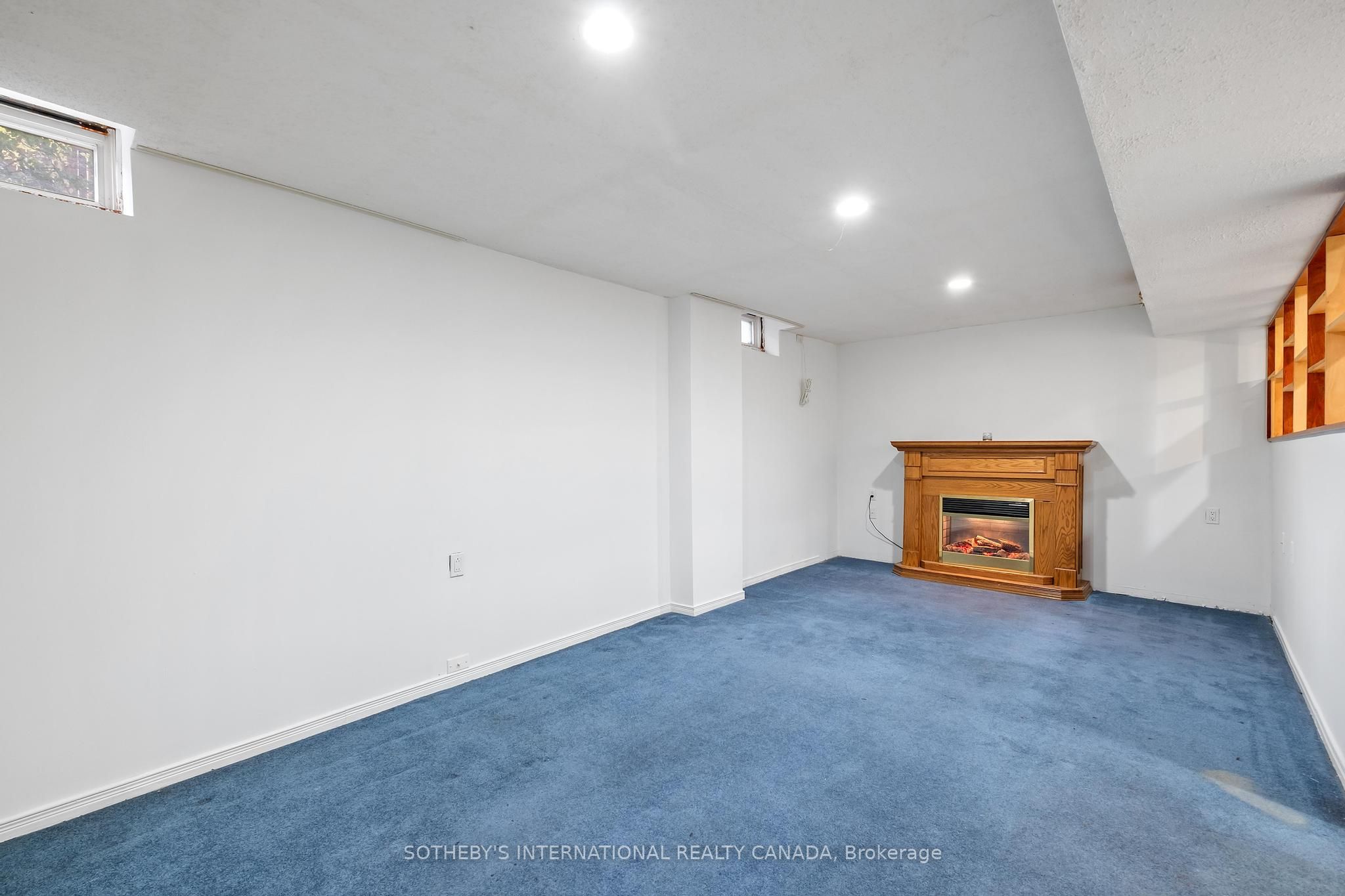 3631 Cherrington Cres Property Photo 31