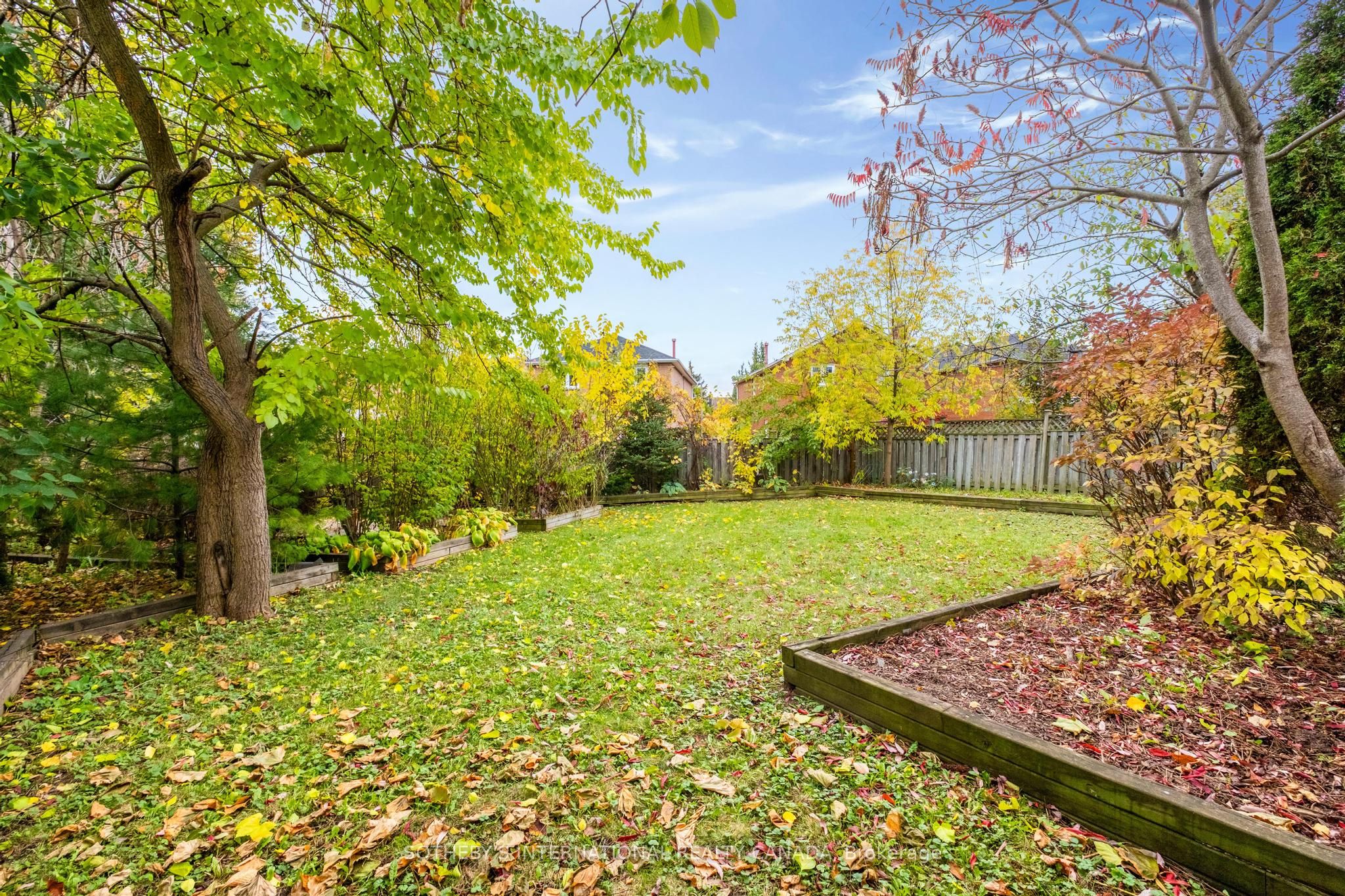 3631 Cherrington Cres Property Photo 37