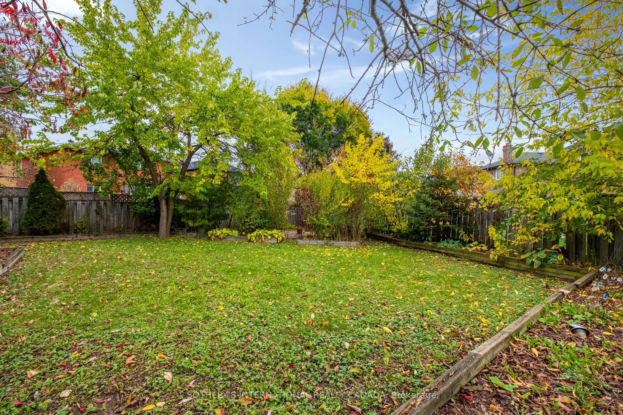 3631 Cherrington Cres Property Photo 43