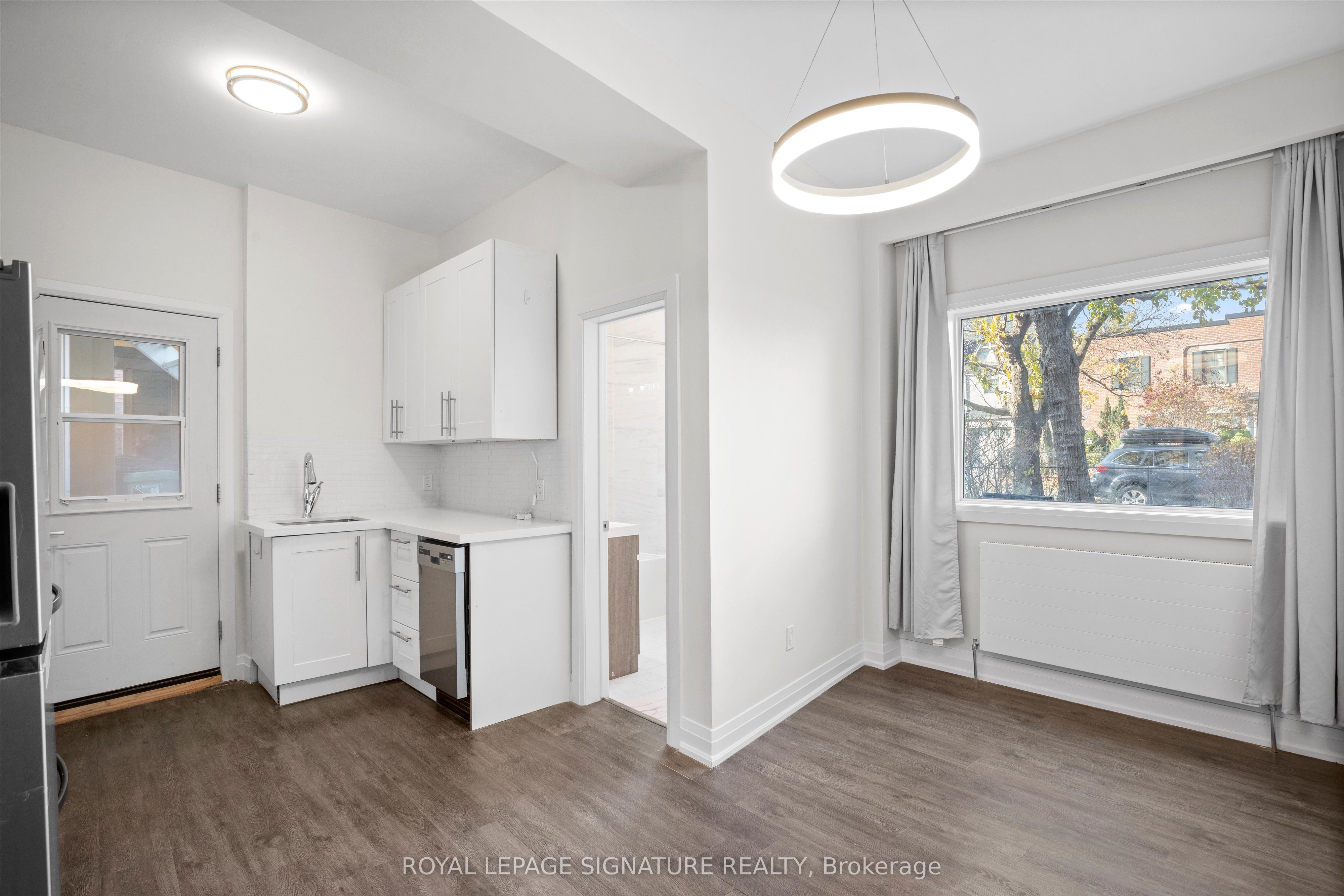 2563 Dundas Street W 4 Property Photo 5