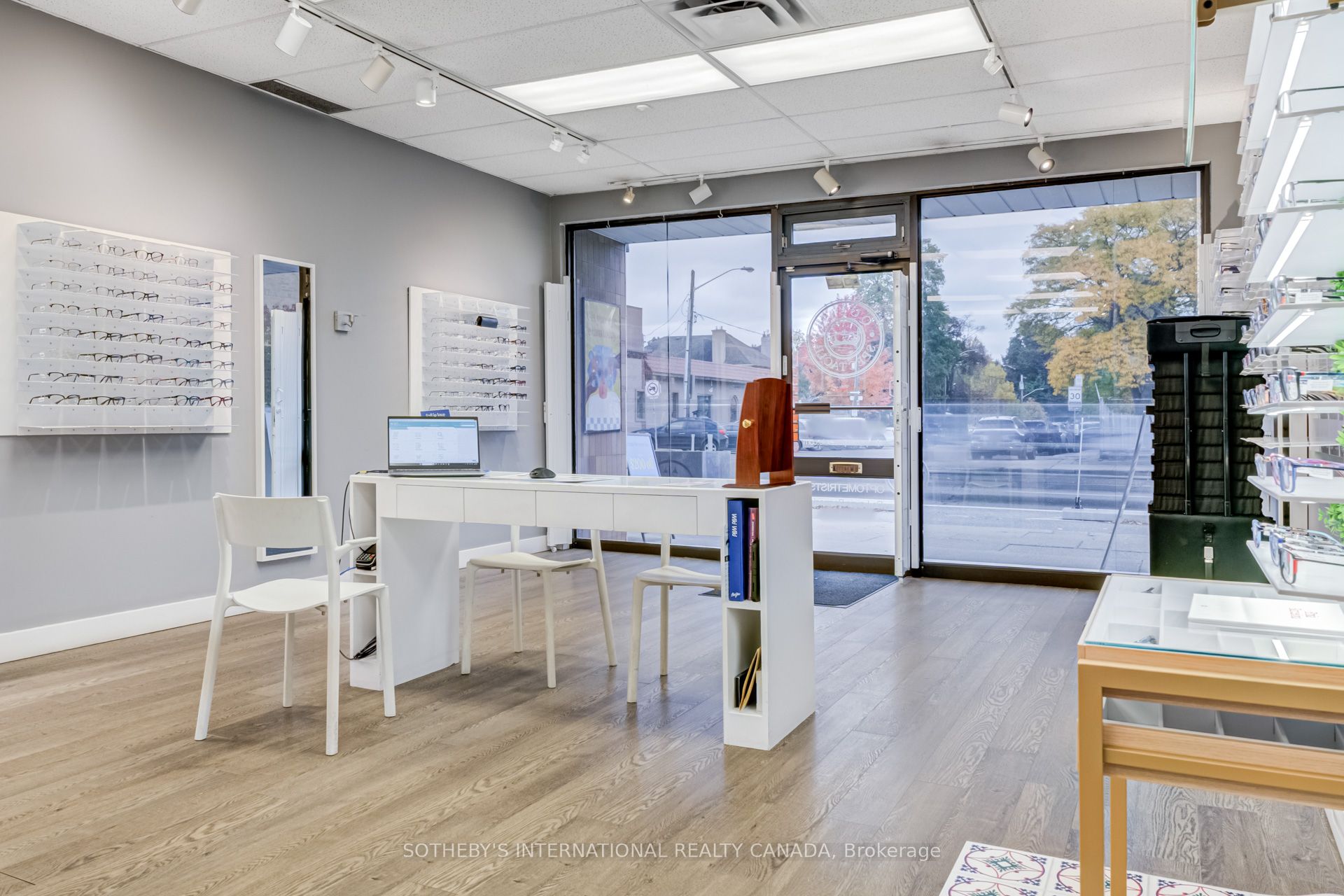 3000 Bloor Street W Property Photo 10