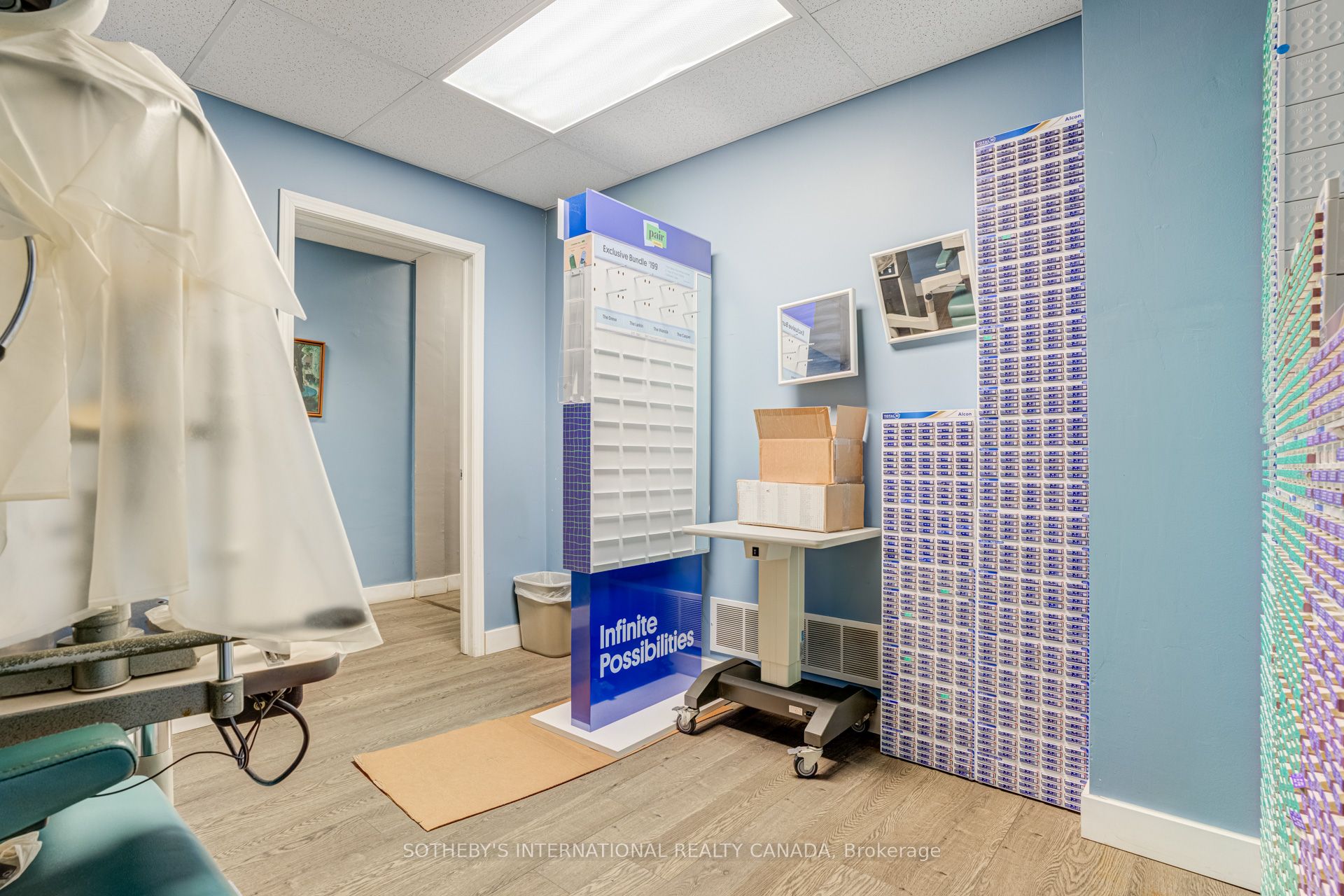 3000 Bloor Street W Property Photo 19