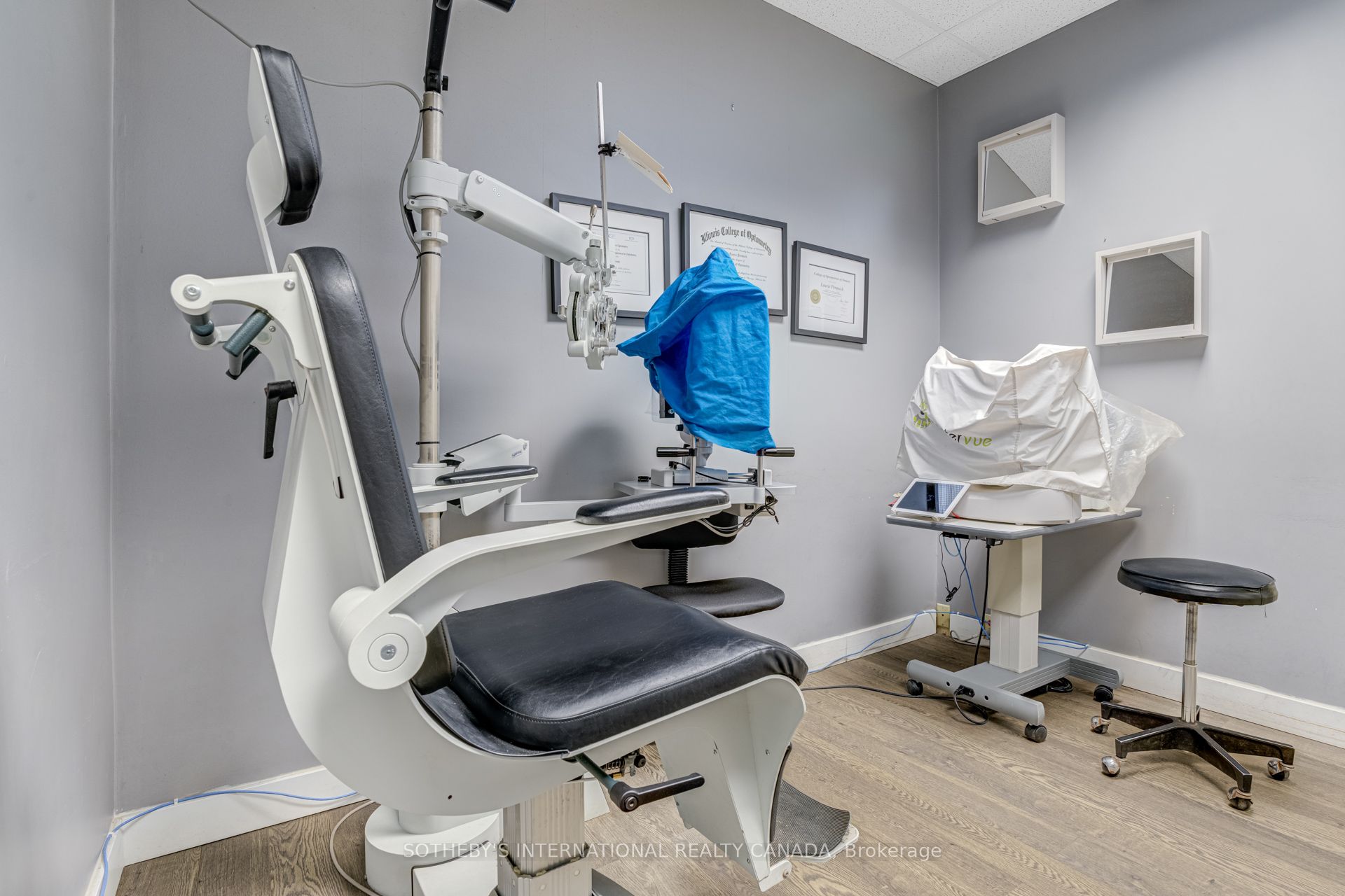 3000 Bloor Street W Property Photo 23