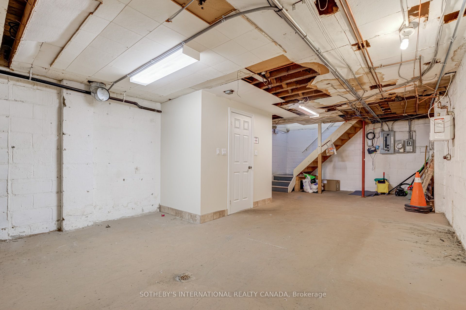 3000 Bloor Street W Property Photo 26