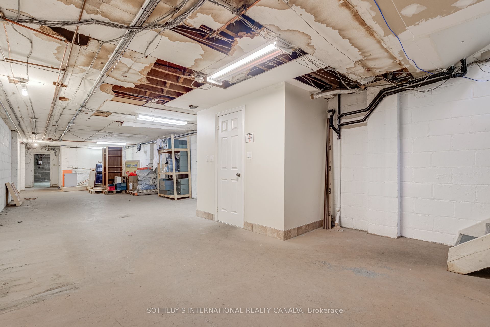 3000 Bloor Street W Property Photo 27