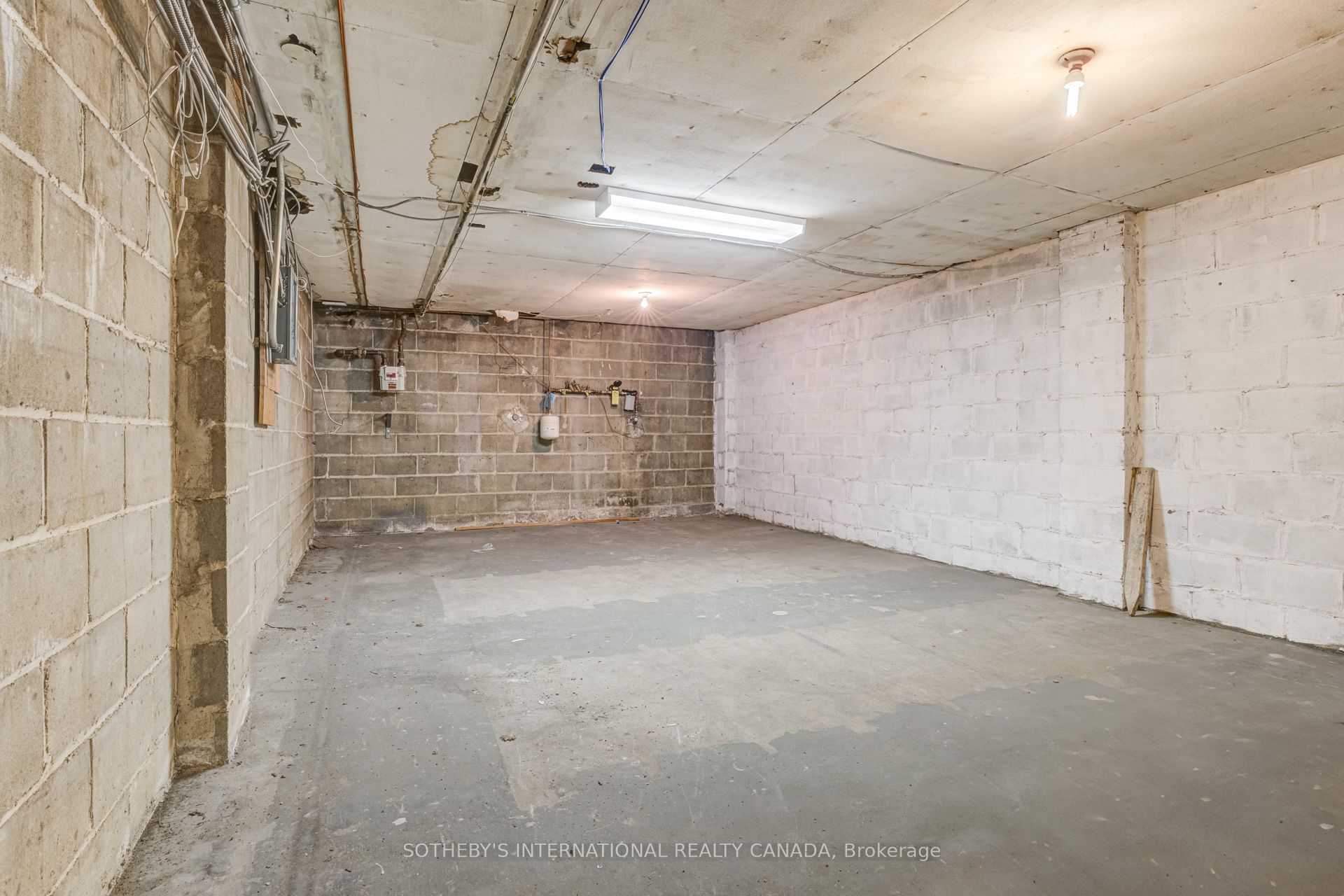 3000 Bloor Street W Property Photo 32