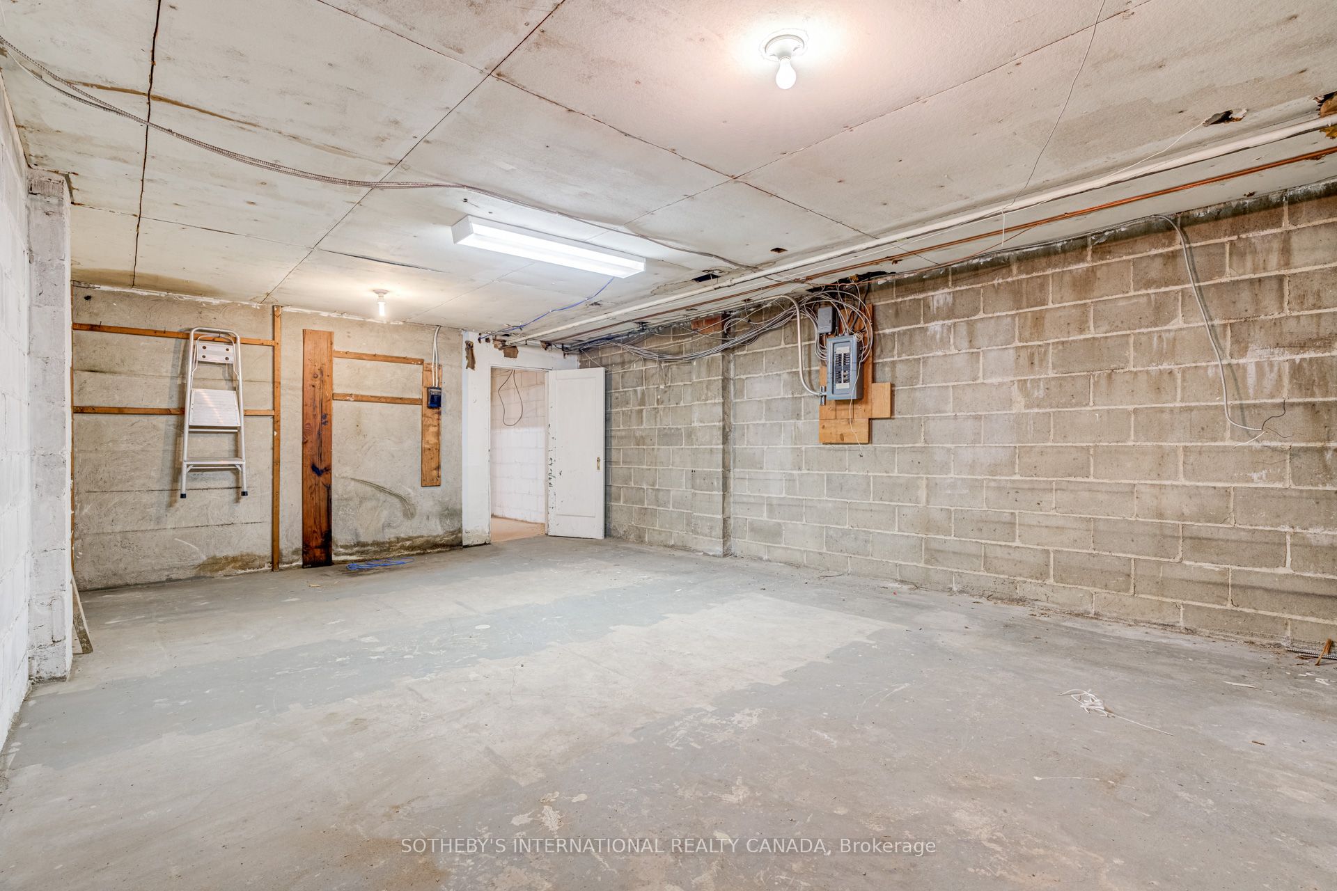 3000 Bloor Street W Property Photo 33