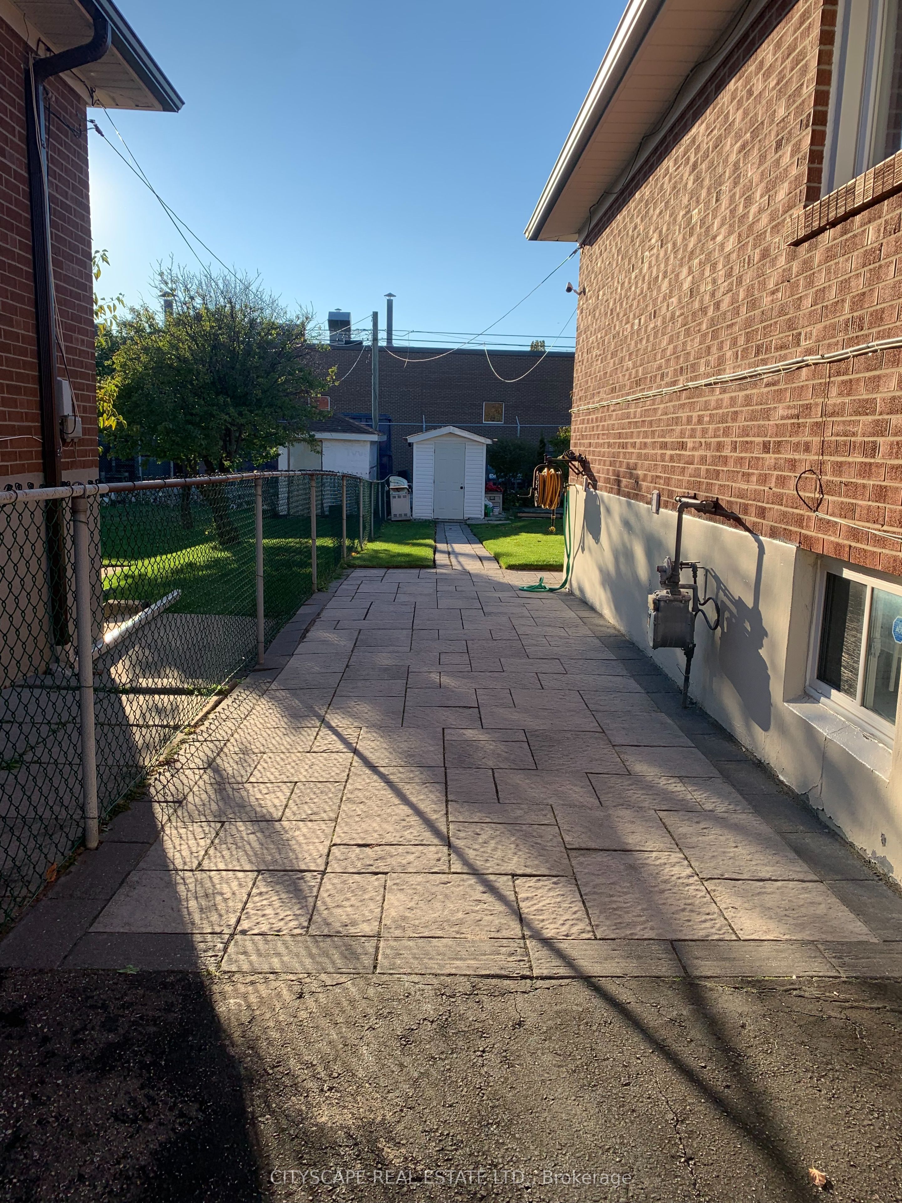 120 Hullmar Drive Property Photo 3