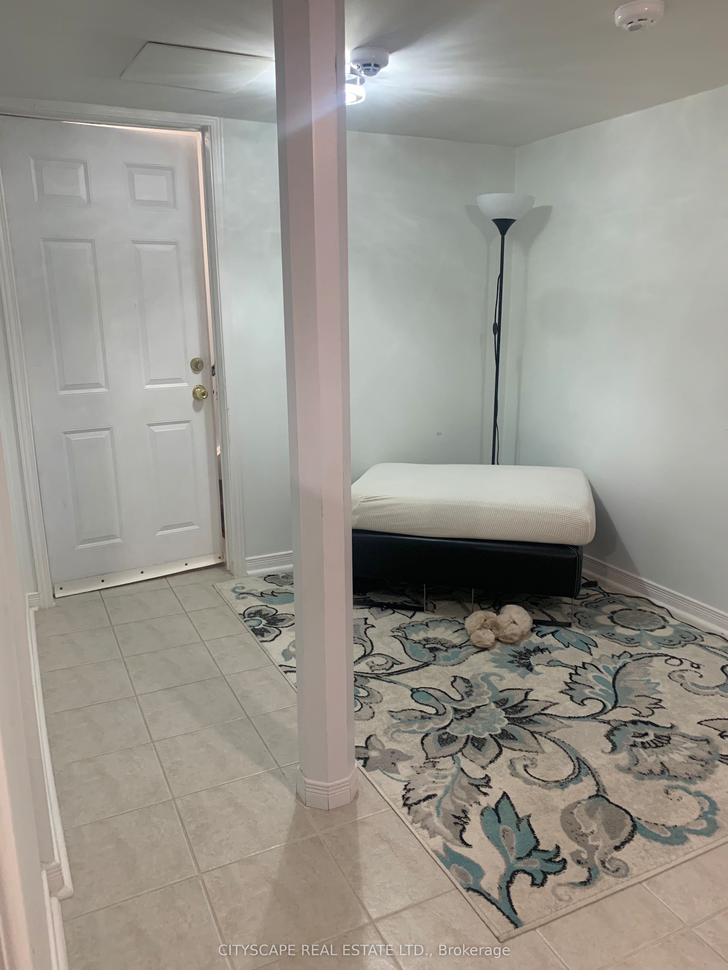 120 Hullmar Drive Property Photo 9