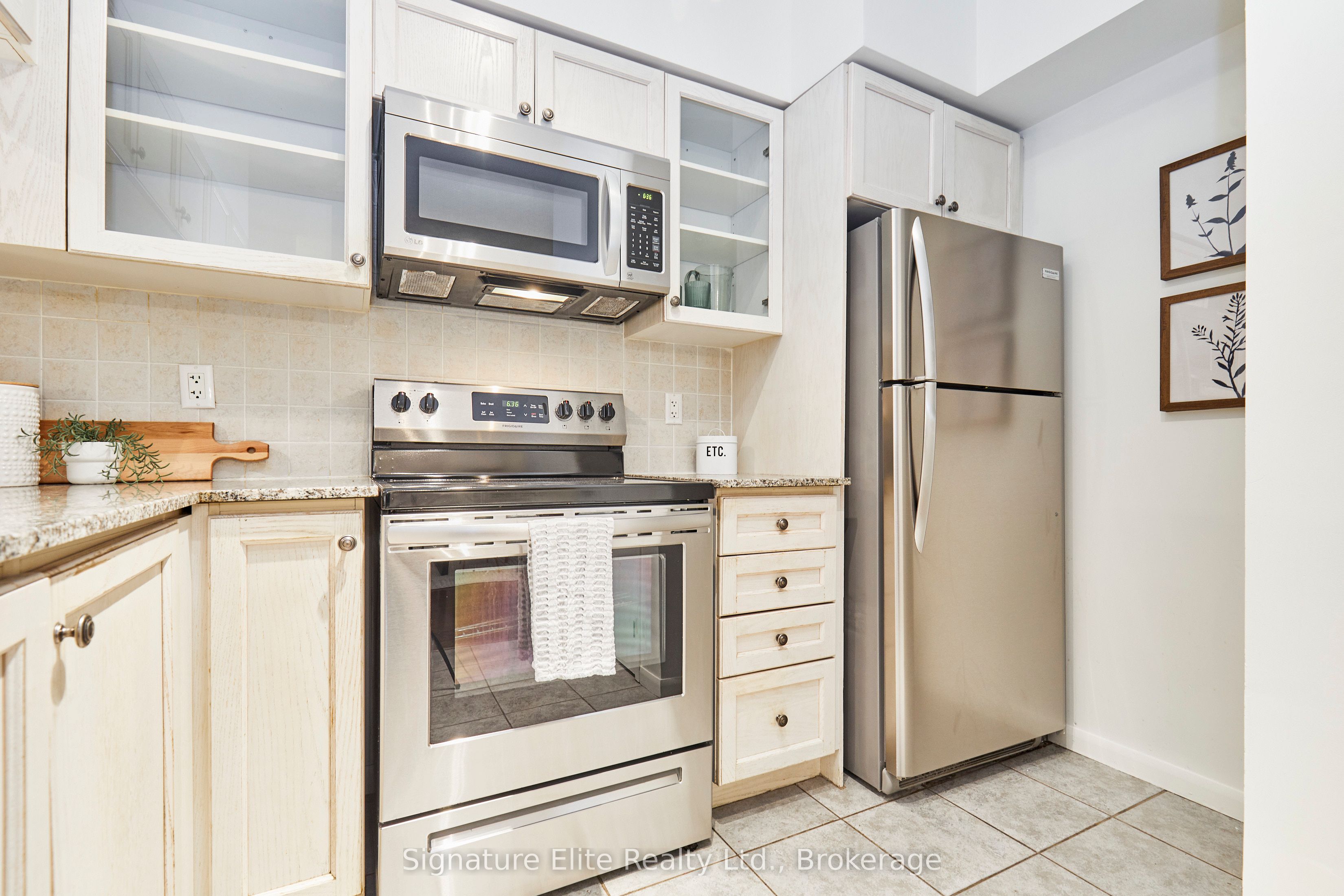 185 Legion Road N 1103 Property Photo 3