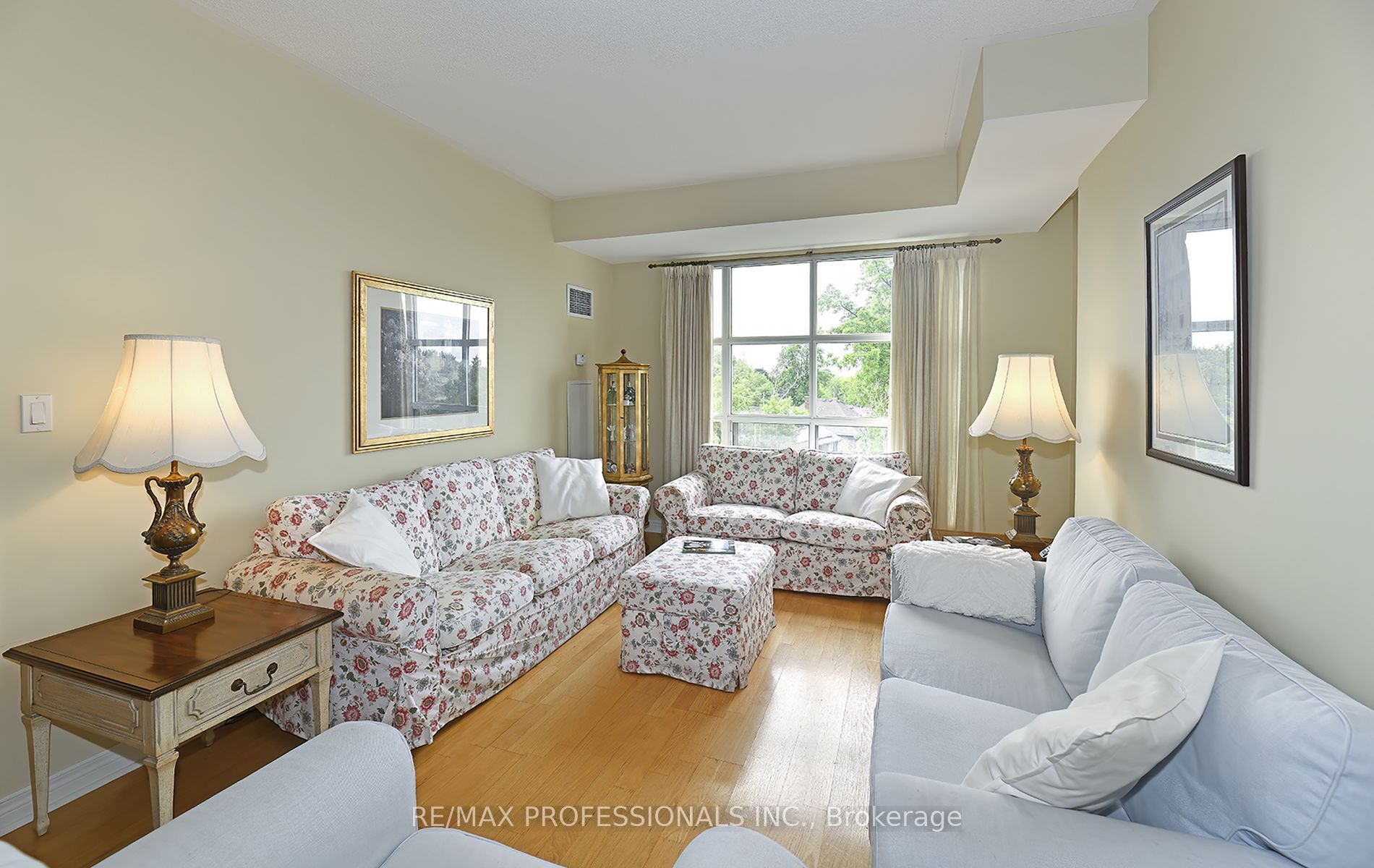 3085 Bloor Street W 504 Property Photo 2