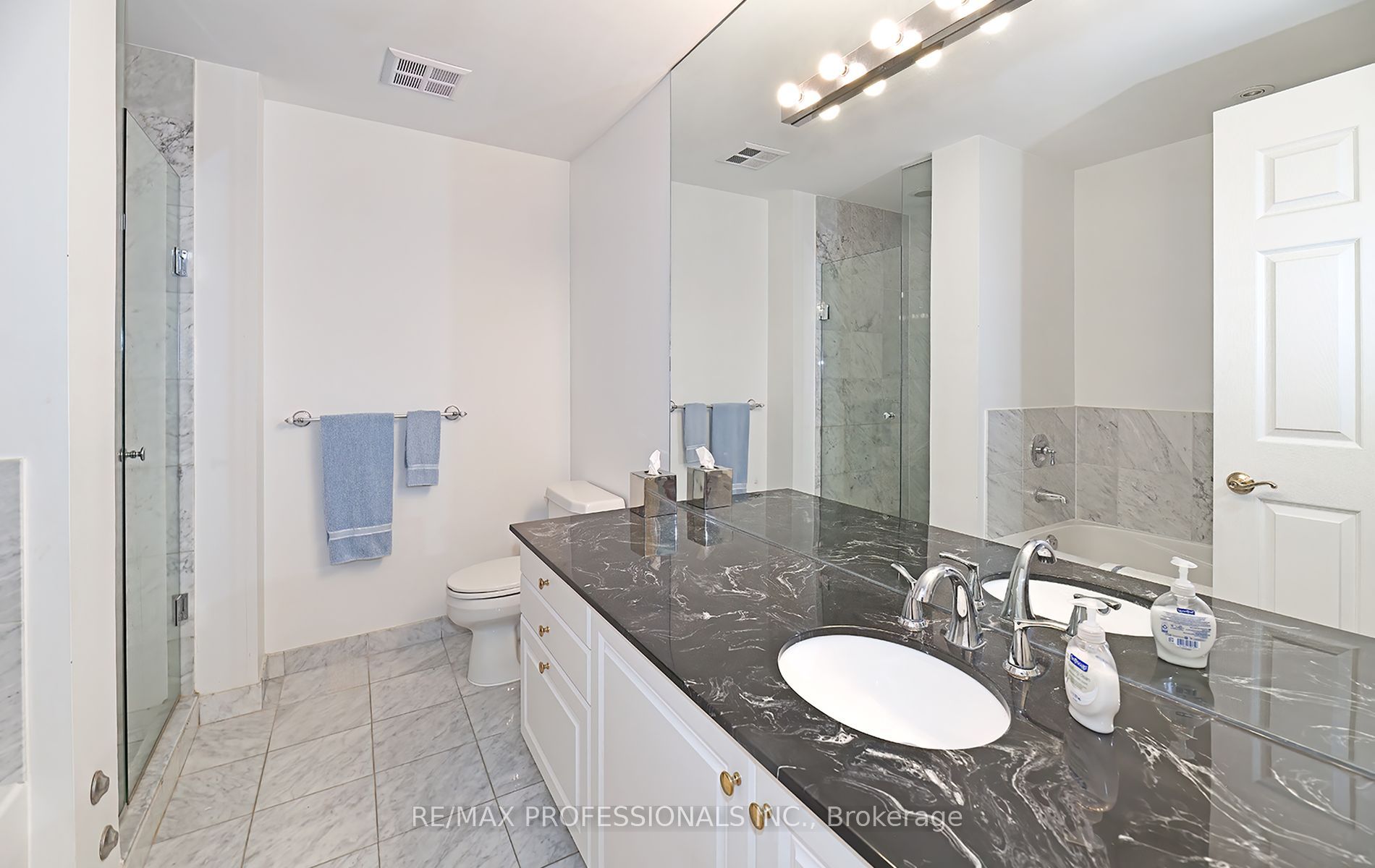 3085 Bloor Street W 504 Property Photo 17