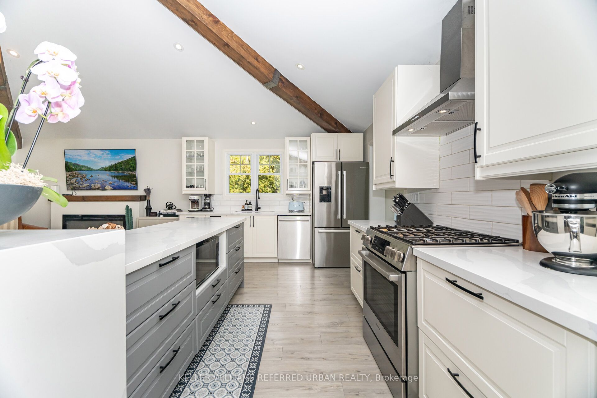 7067 Old Mill Ln Property Photo 6