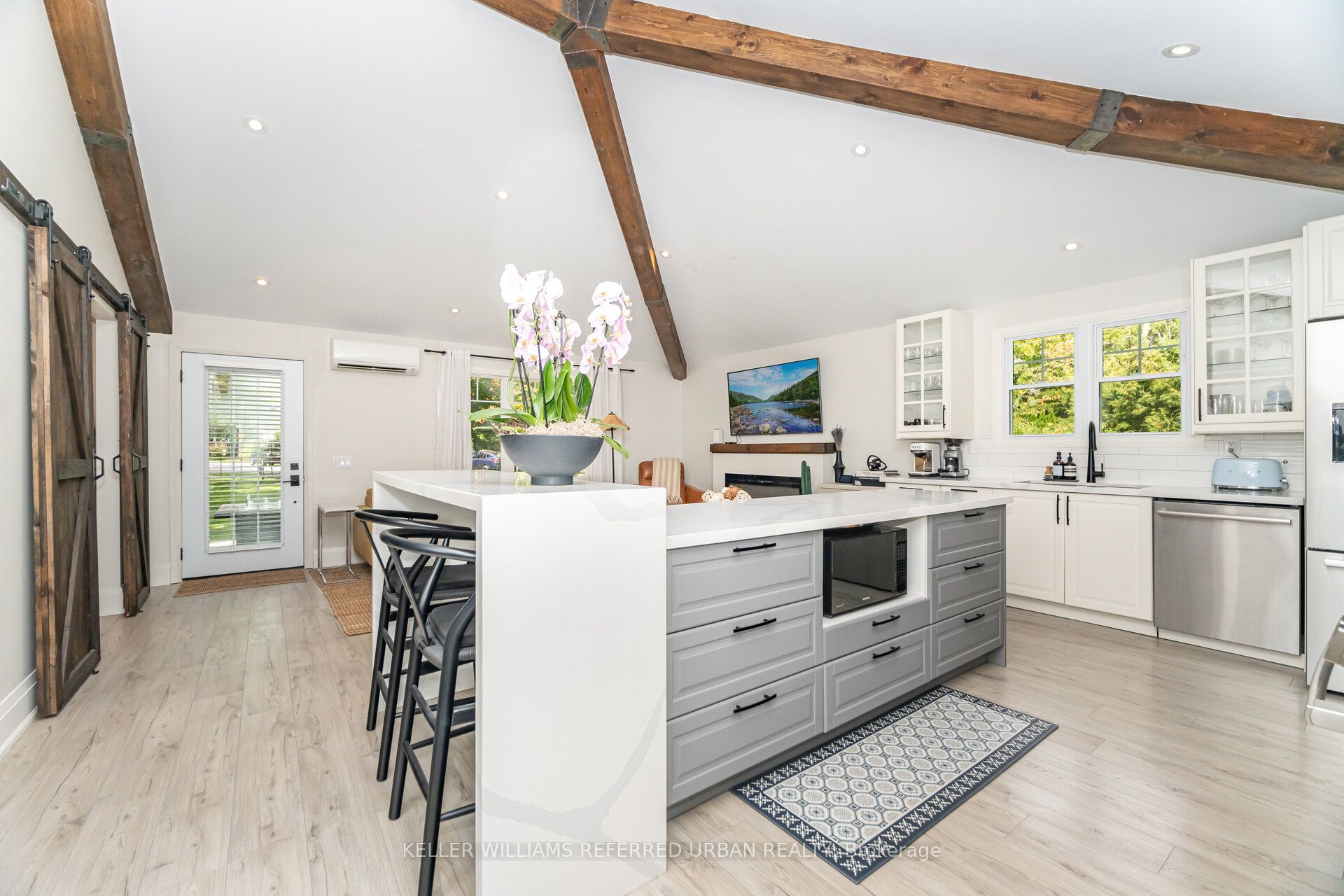 7067 Old Mill Ln Property Photo 7