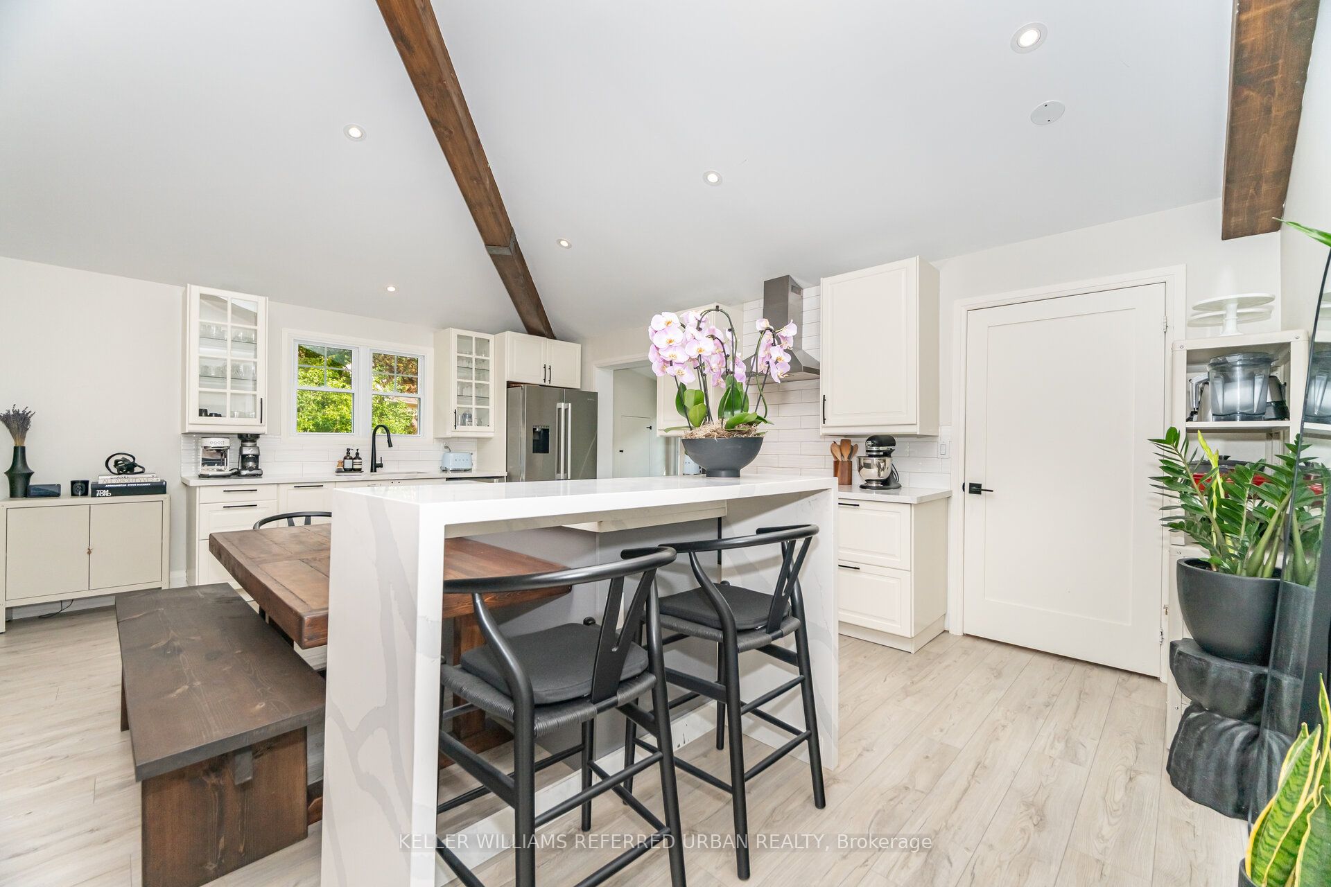 7067 Old Mill Ln Property Photo 8