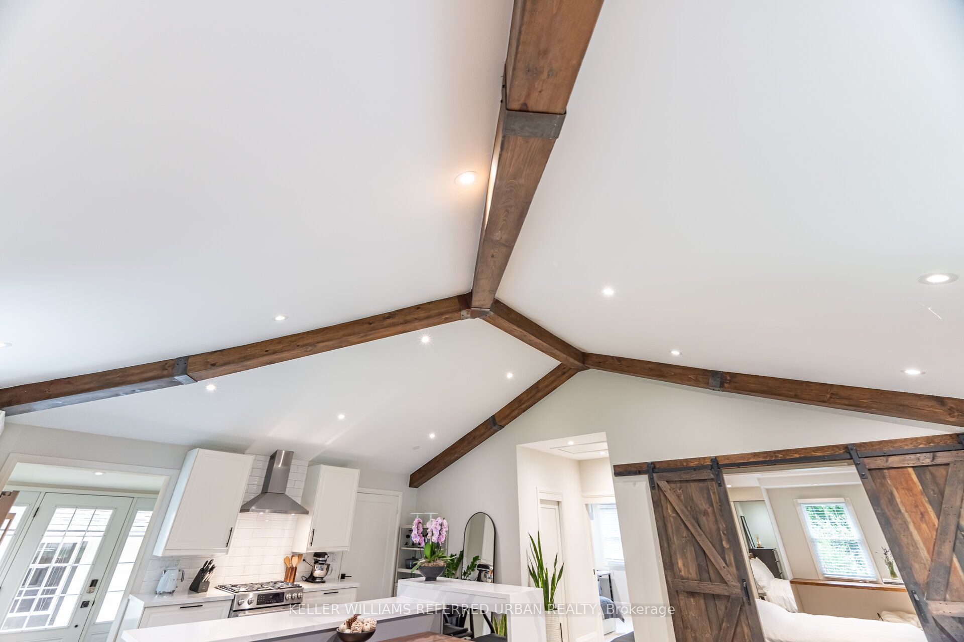 7067 Old Mill Ln Property Photo 18