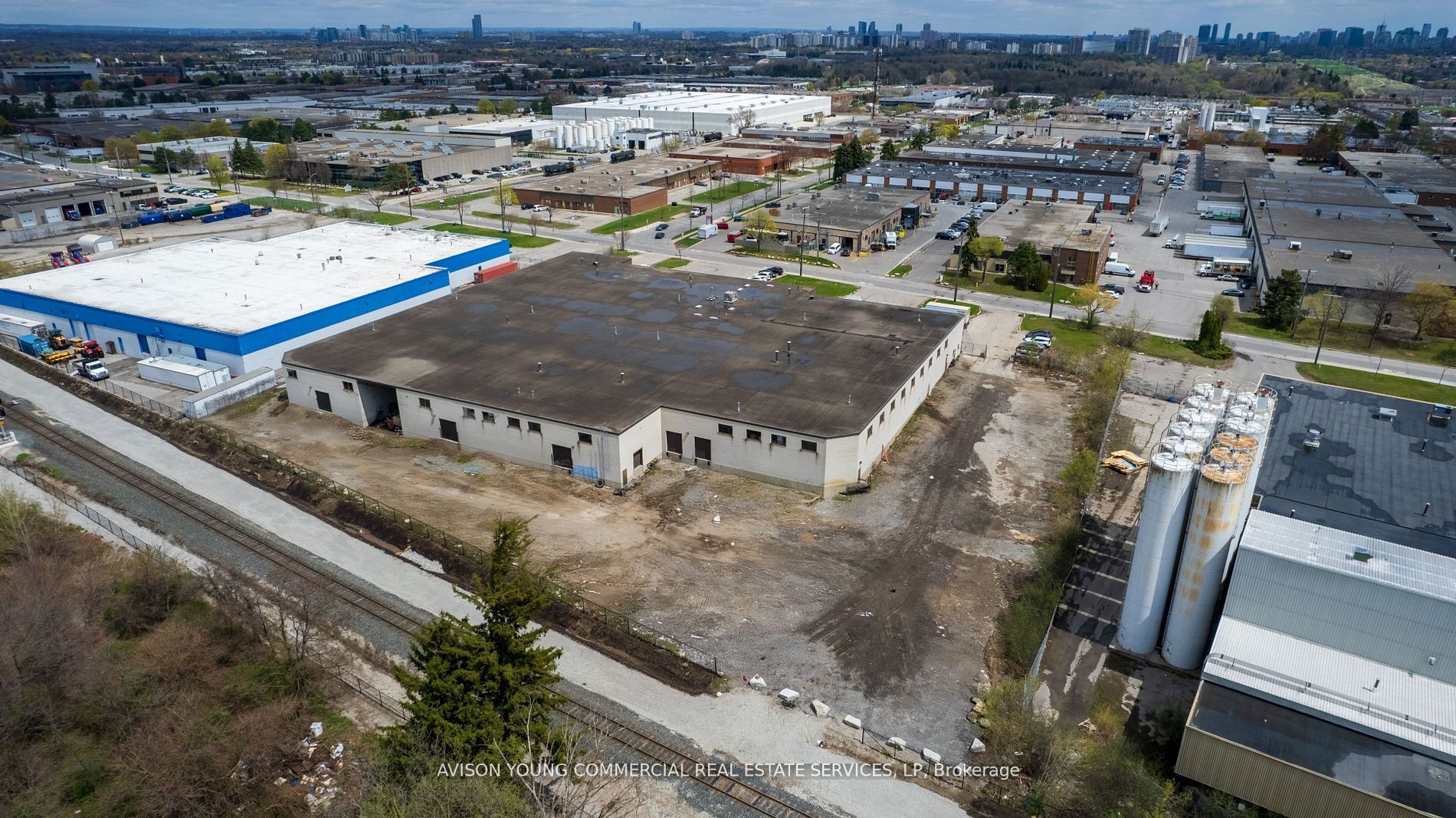 400 Flint Road Property Photo 2