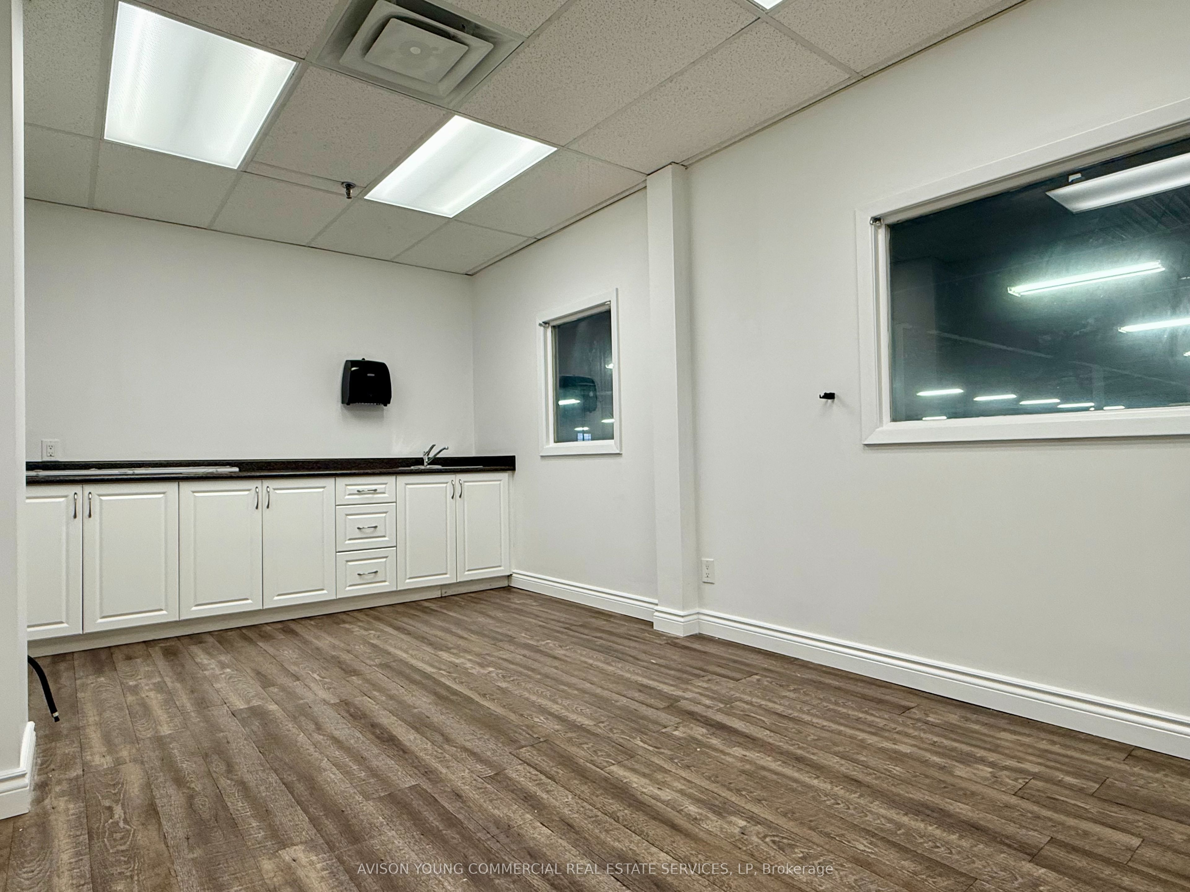 400 Flint Road Property Photo 9