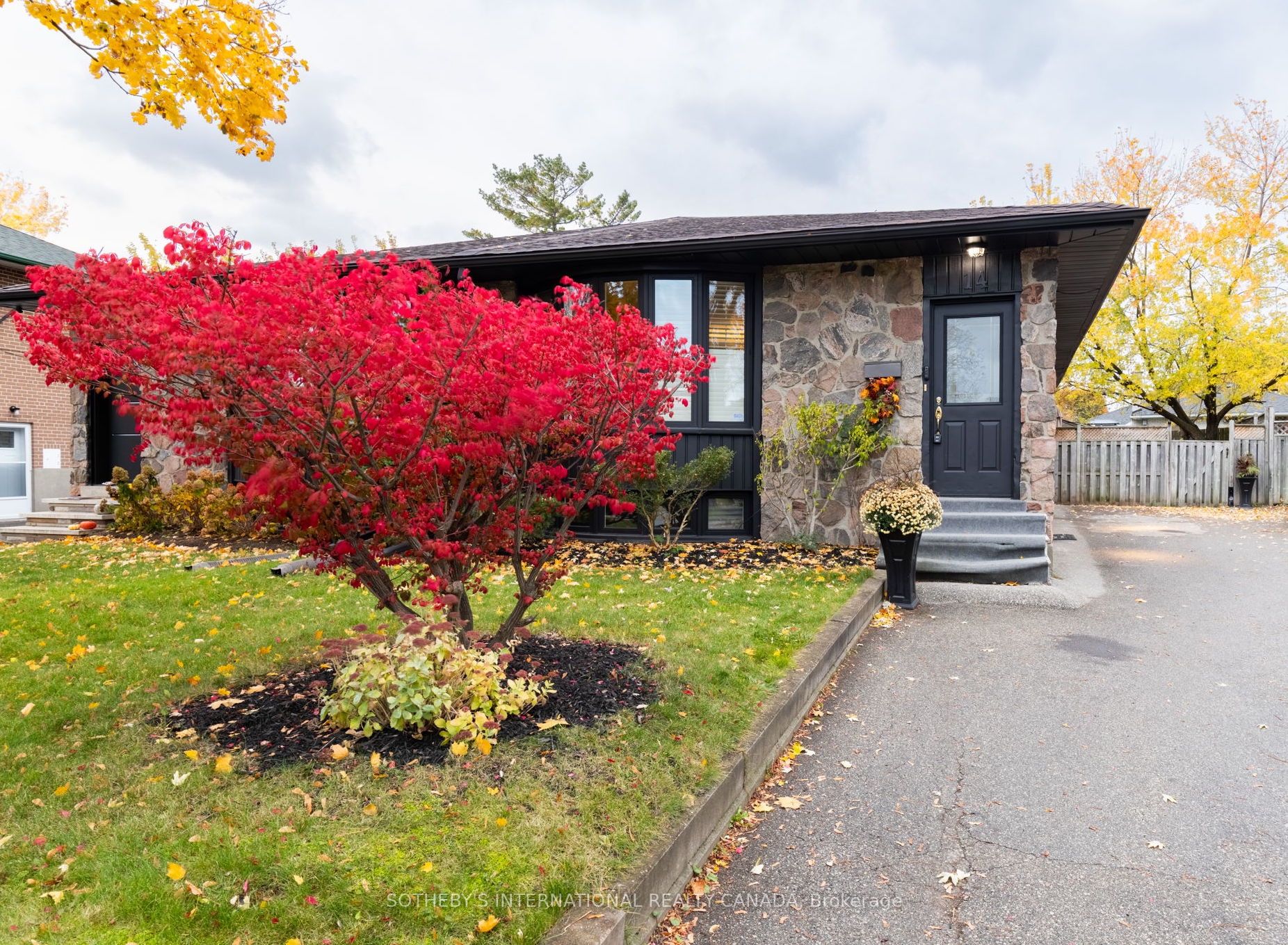 14 Beckenham Court Property Photo 1