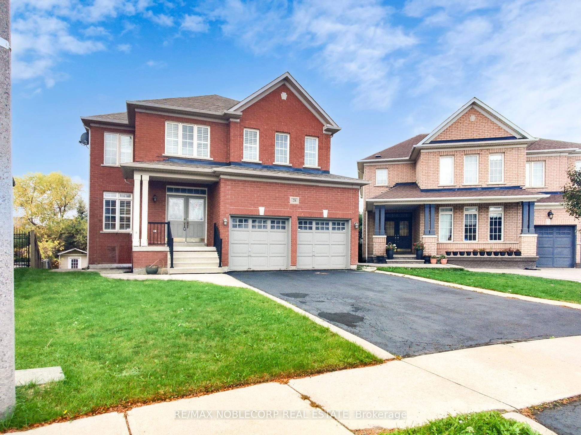 28 Laurentide Crescent Property Photo 1