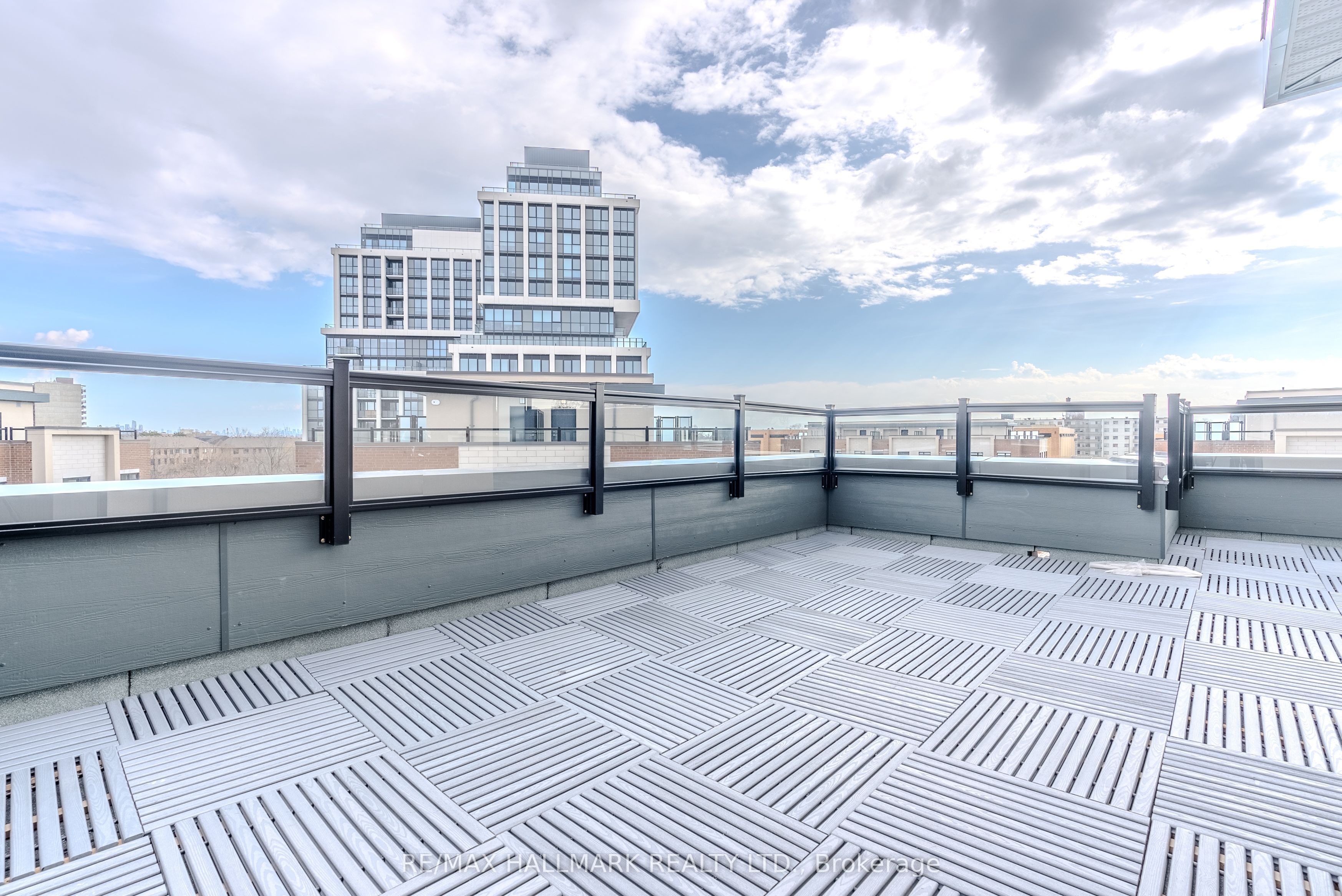 1085 Douglas Mccurdy Cmn Property Photo 1