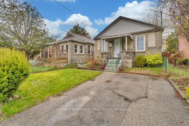 48 Park St W Property Photo 1