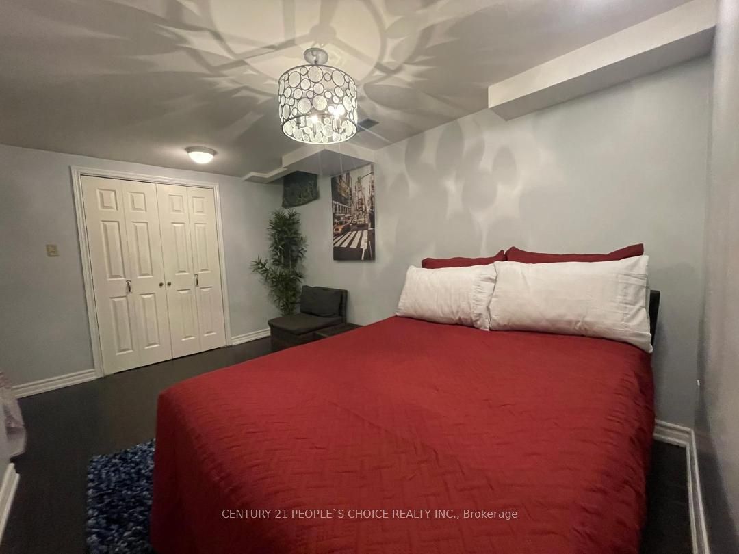 54 Carrie Cres Property Photo 1