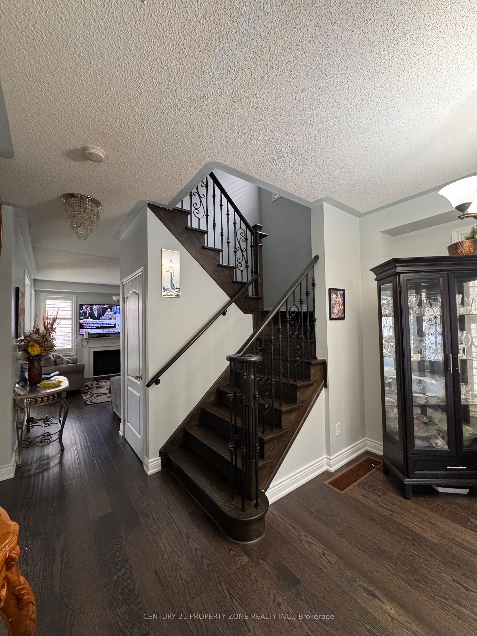 33 Gamson Cres Property Photo 1