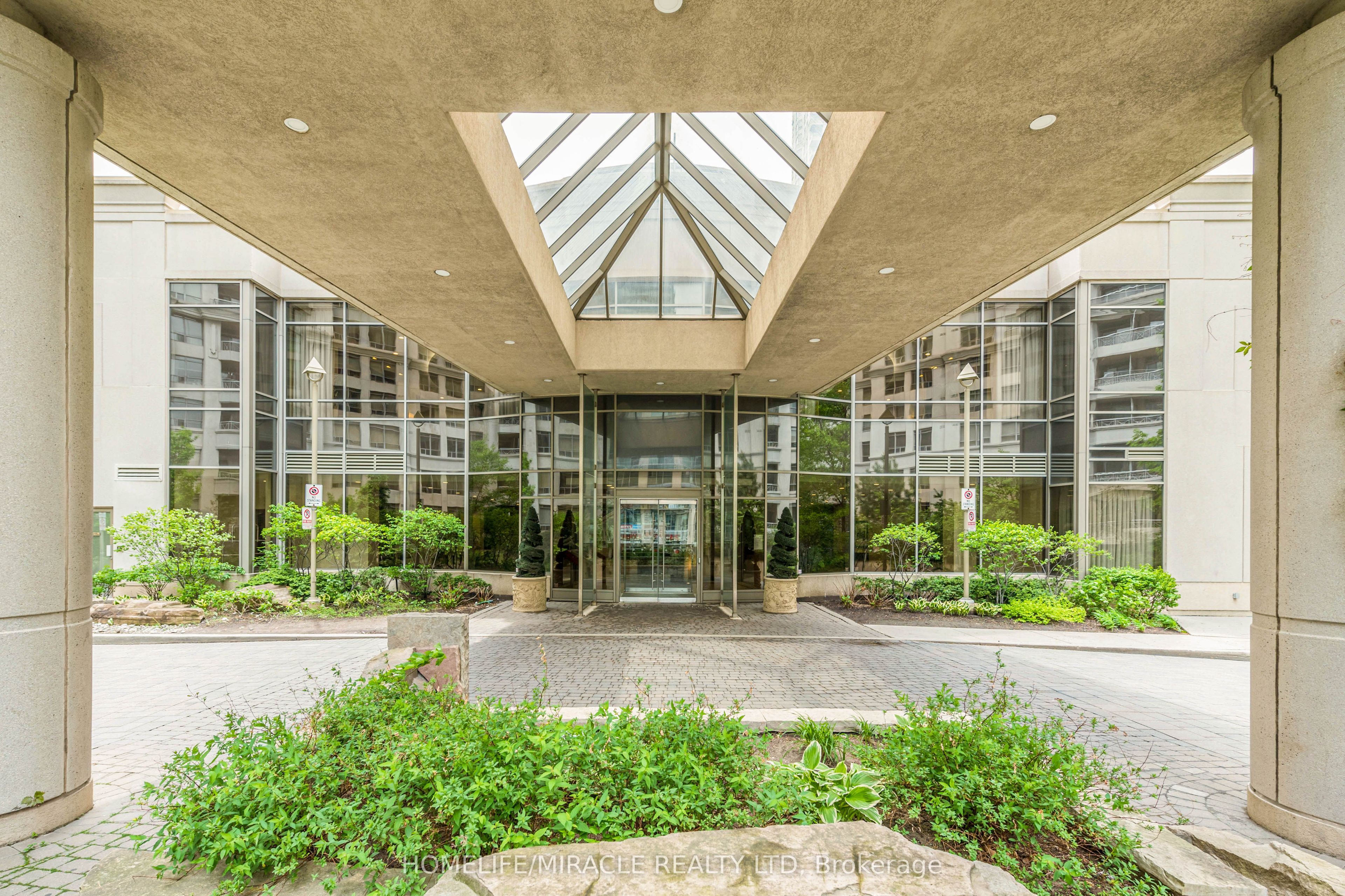 3888 Duke of York Blvd Property Photo 1