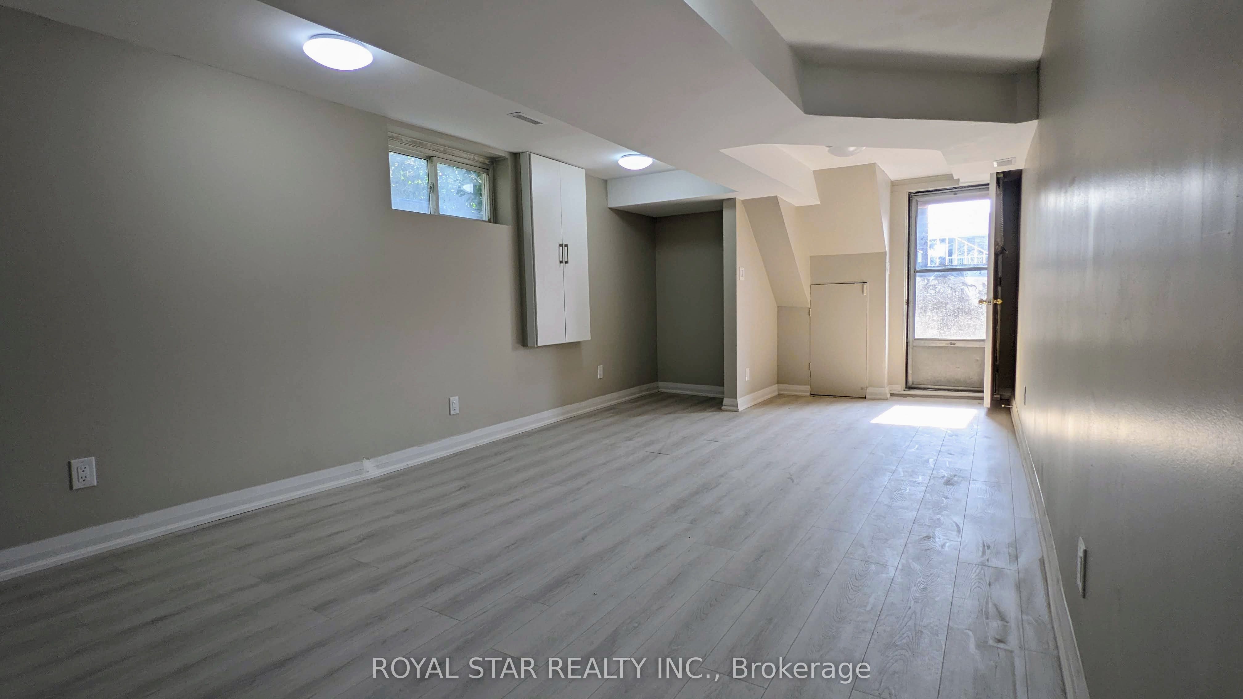 4051 Dunmow Cres Property Photo 1