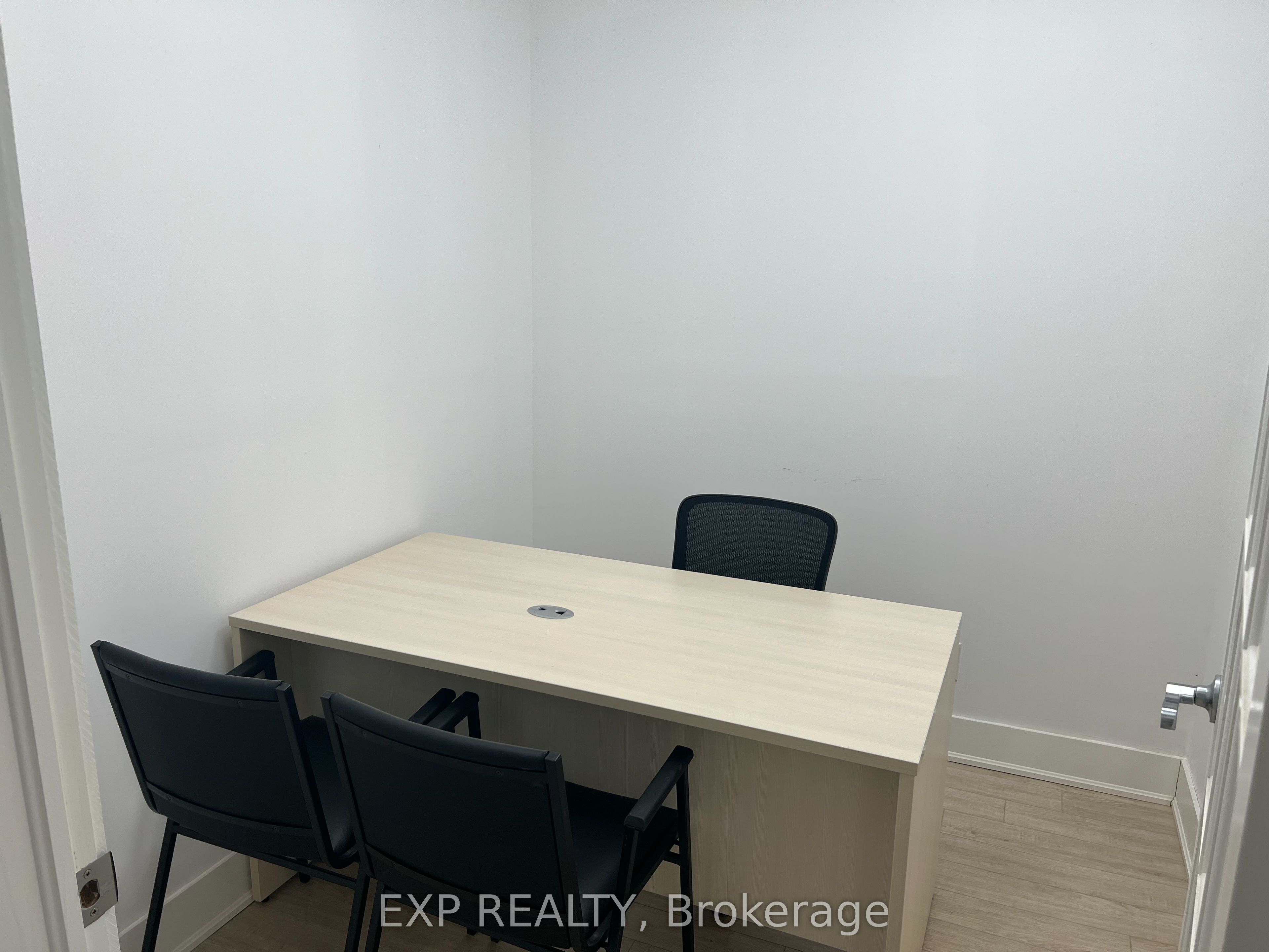 1185 Queensway Avenue E 3 Property Photo 10
