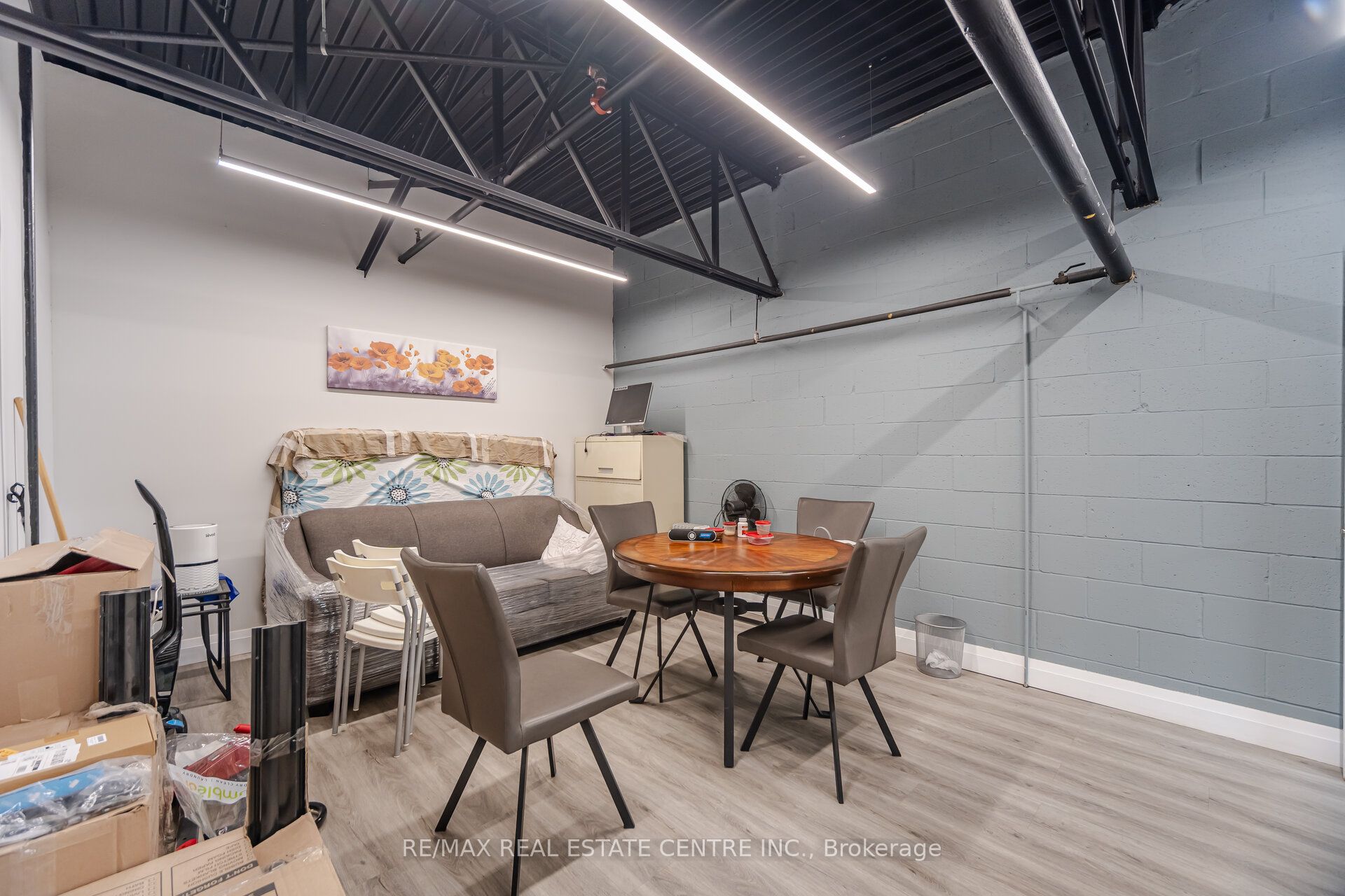 2074 Steeles Avenue E 19 Property Photo 22