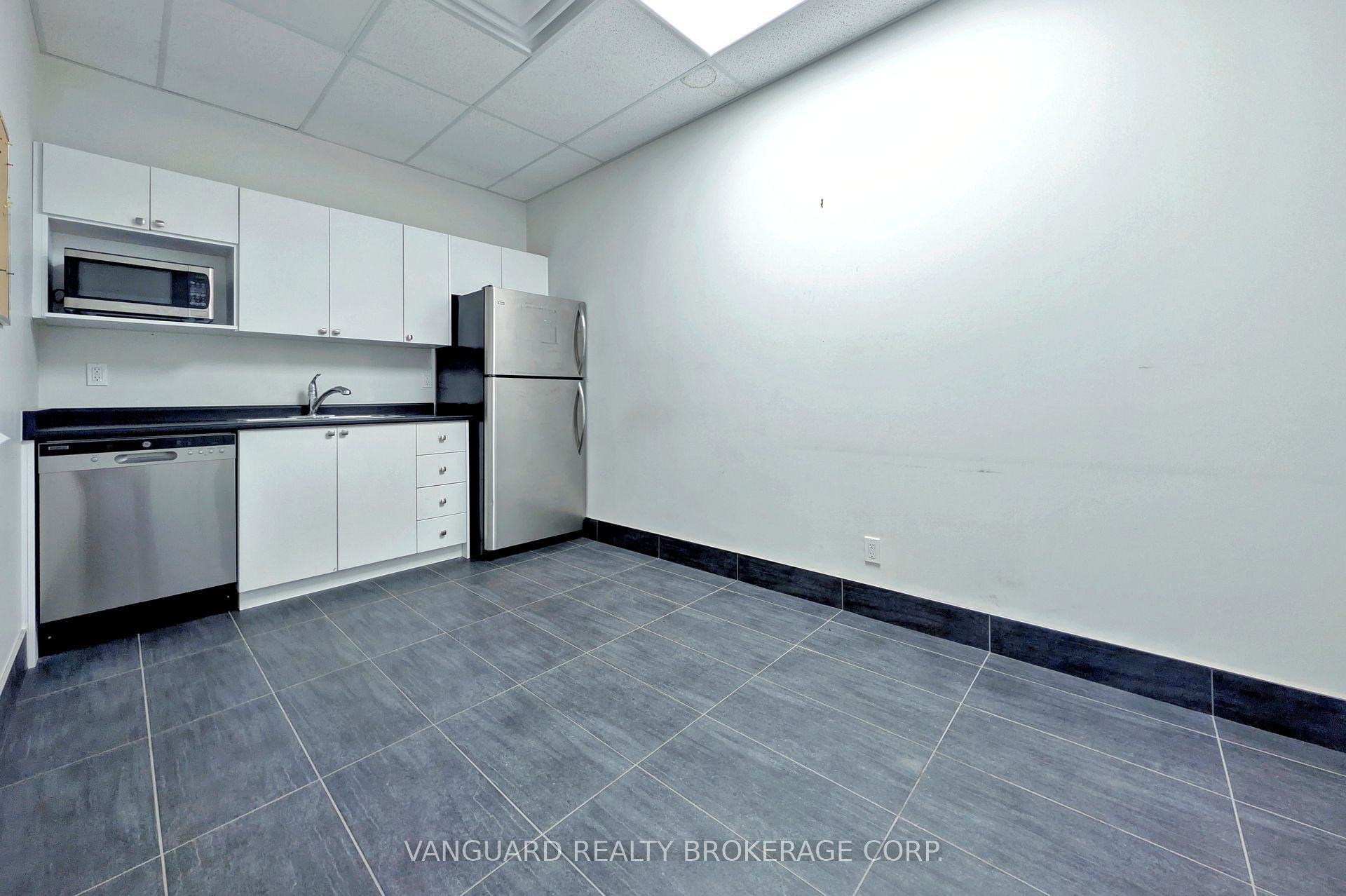 5155 Spectrum Way 8 Property Photo 13