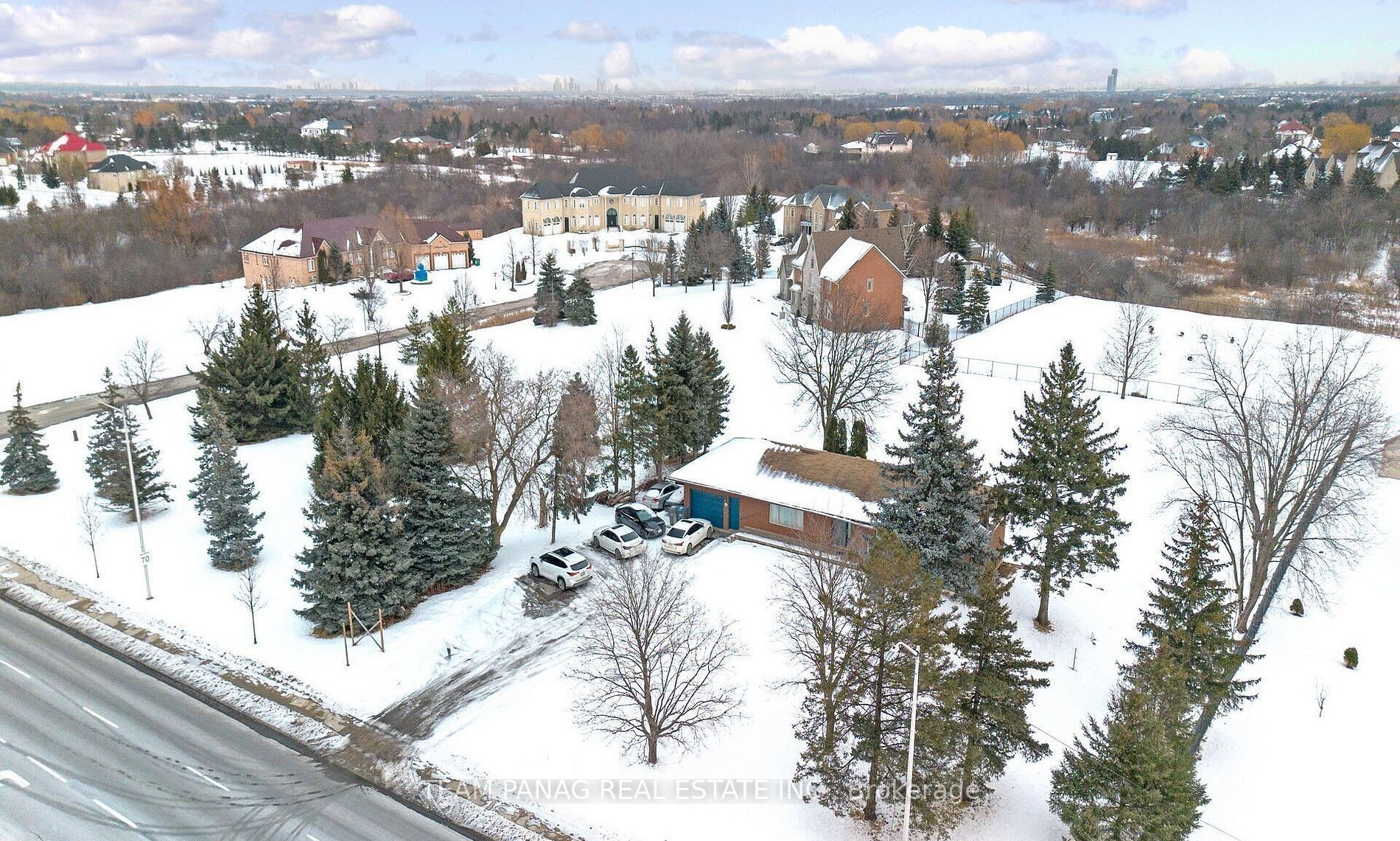 3821 Countryside Drive Property Photo 3
