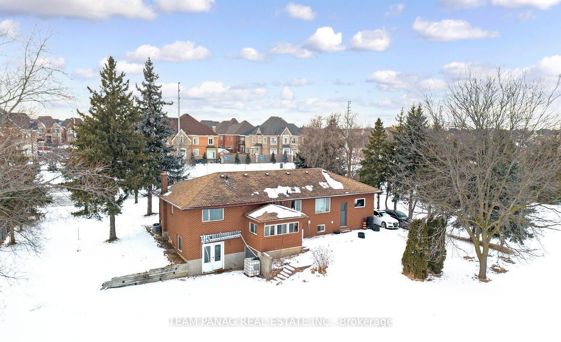 3821 Countryside Drive Property Photo 4