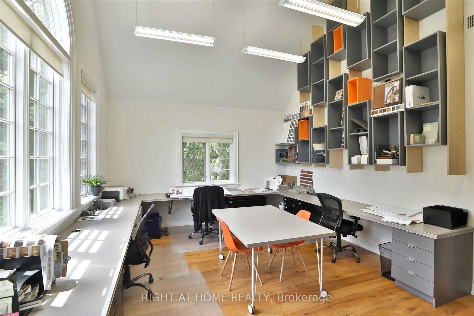 1440 Hurontario Street Property Photo 15