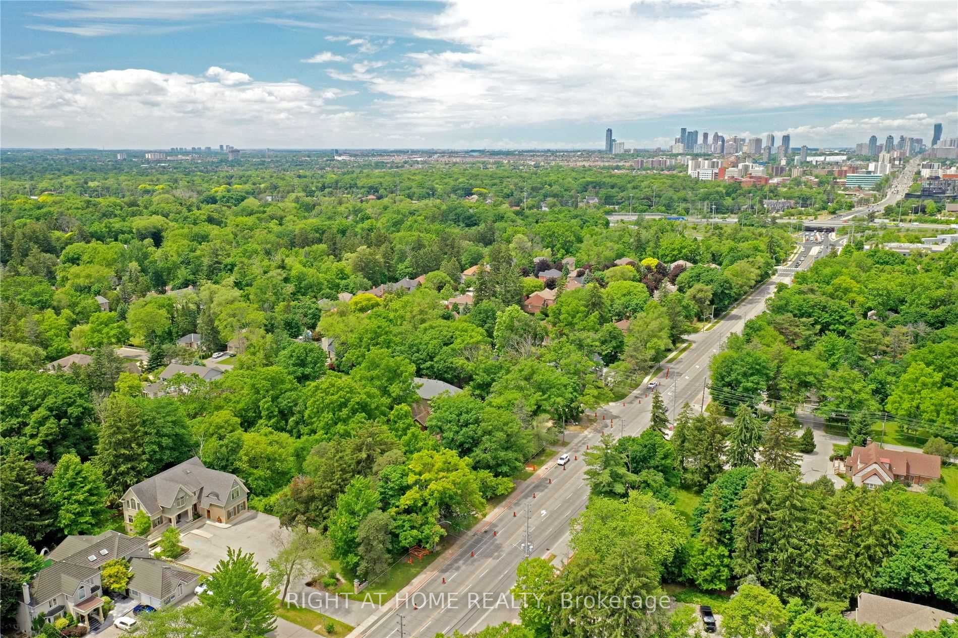 1440 Hurontario Street Property Photo 24