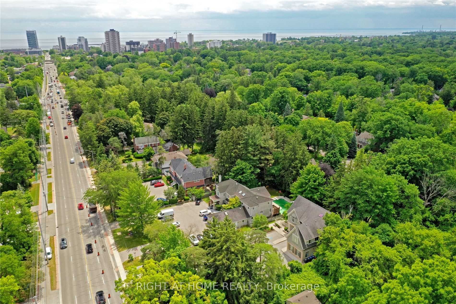 1440 Hurontario Street Property Photo 25