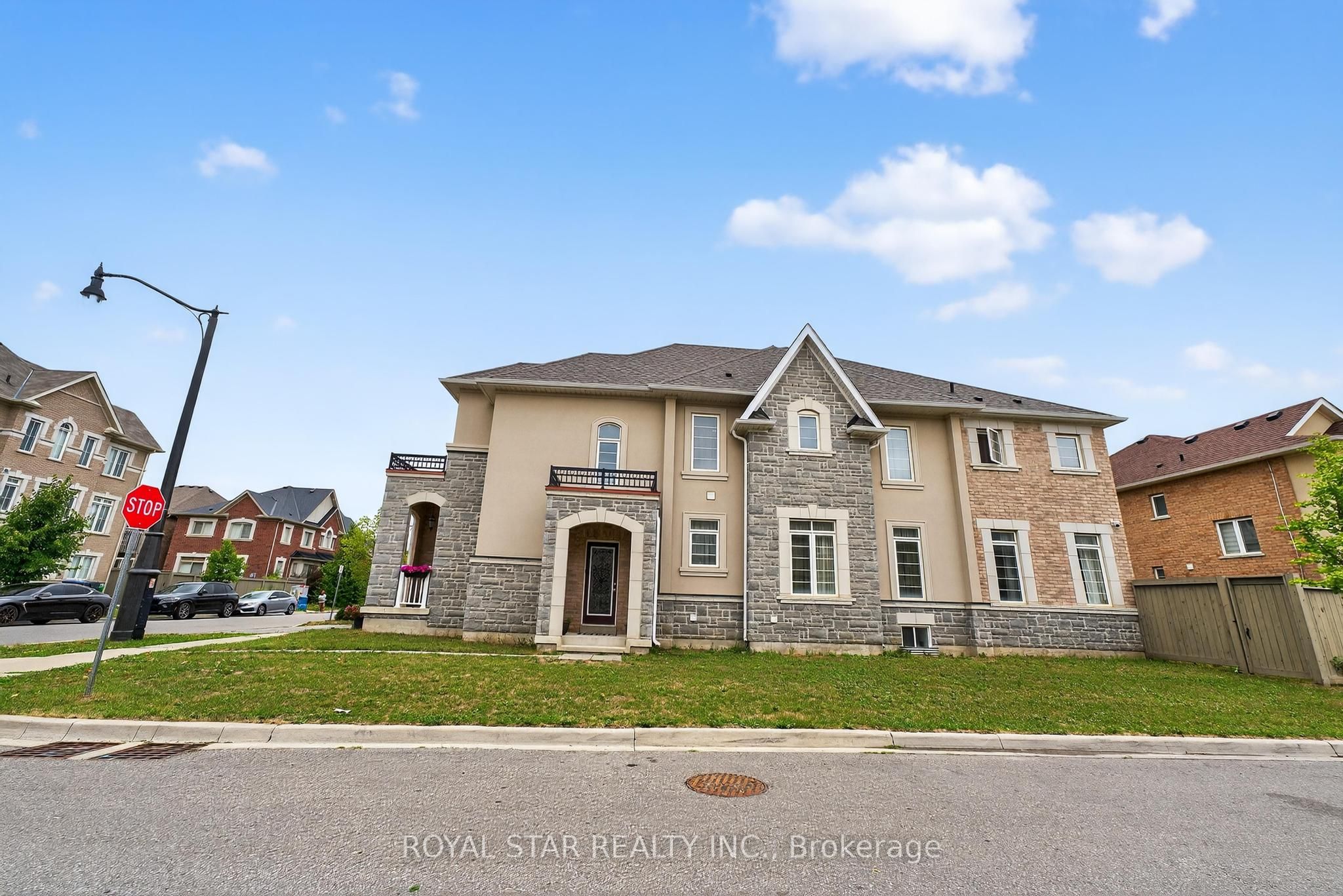 61 Aldersgate Drive Property Photo 2