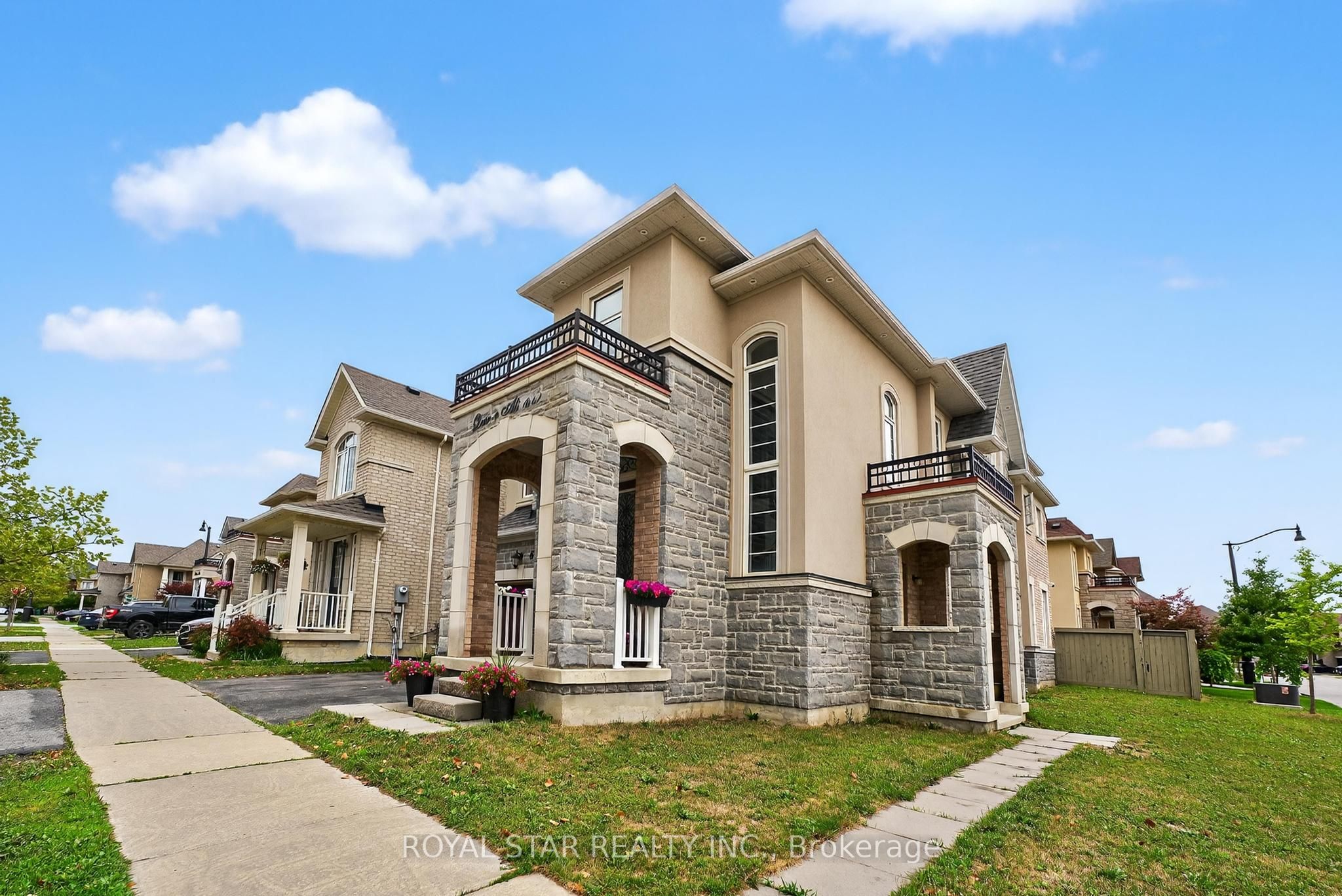 61 Aldersgate Drive Property Photo 4