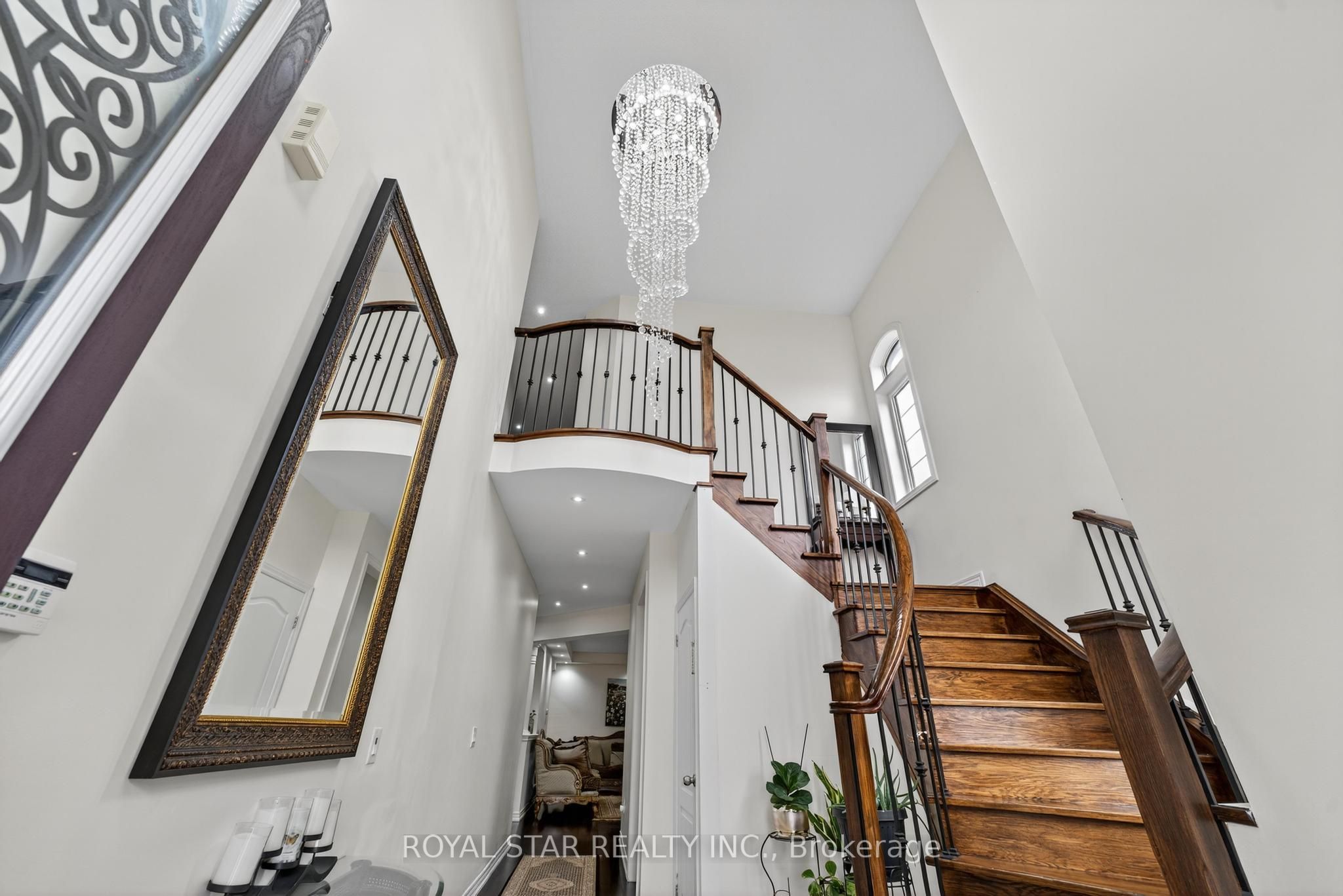 61 Aldersgate Drive Property Photo 8
