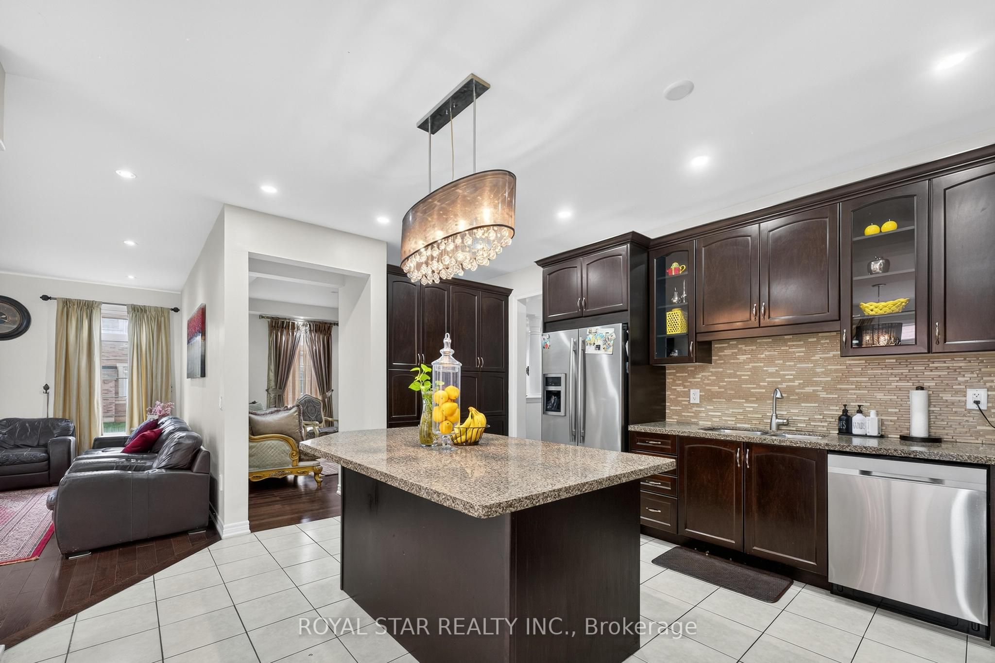 61 Aldersgate Drive Property Photo 12
