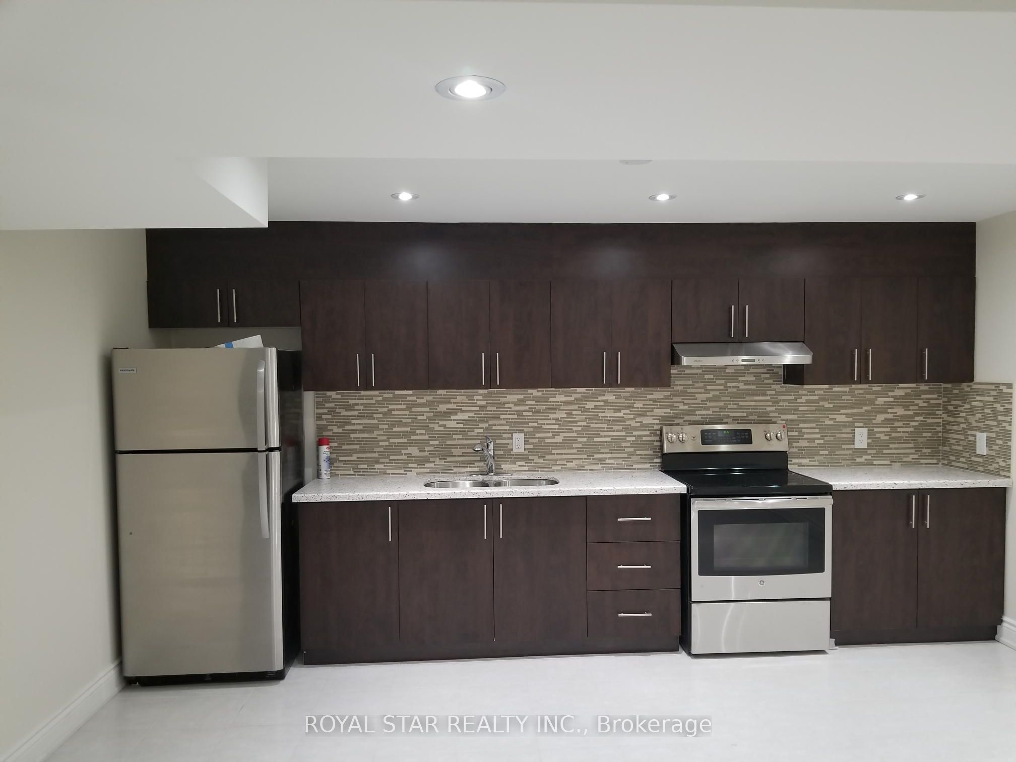 61 Aldersgate Drive Property Photo 30