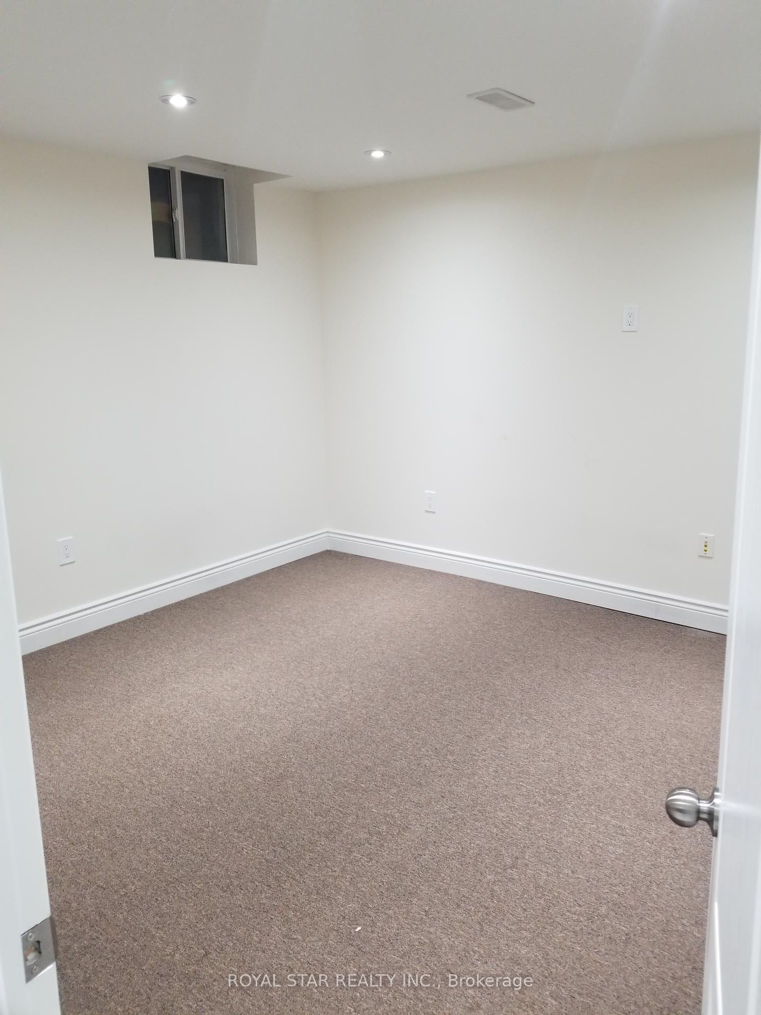 61 Aldersgate Drive Property Photo 33