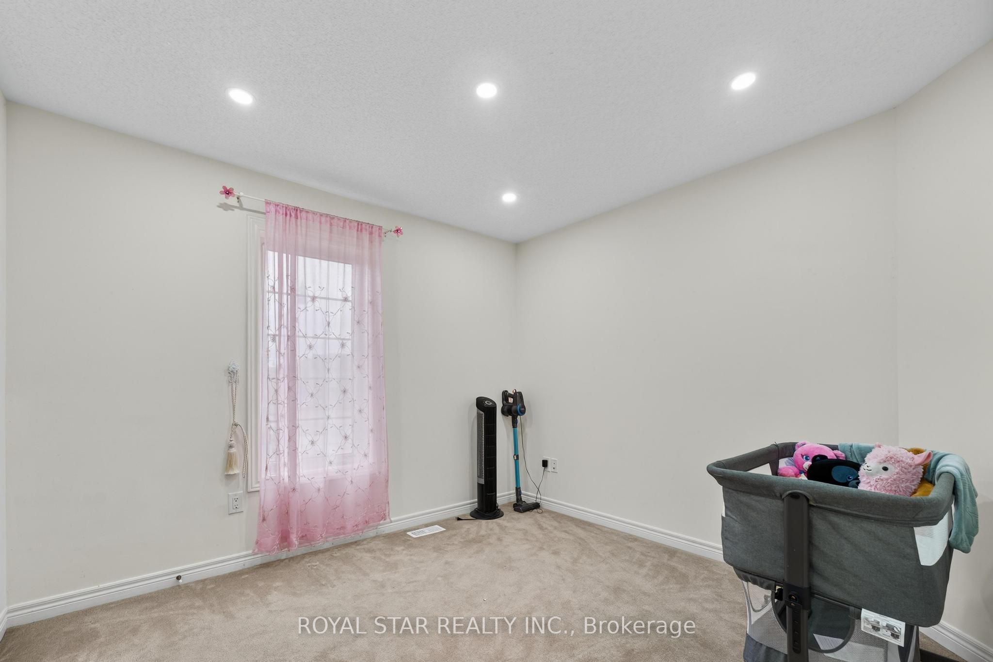 61 Aldersgate Drive Property Photo 38